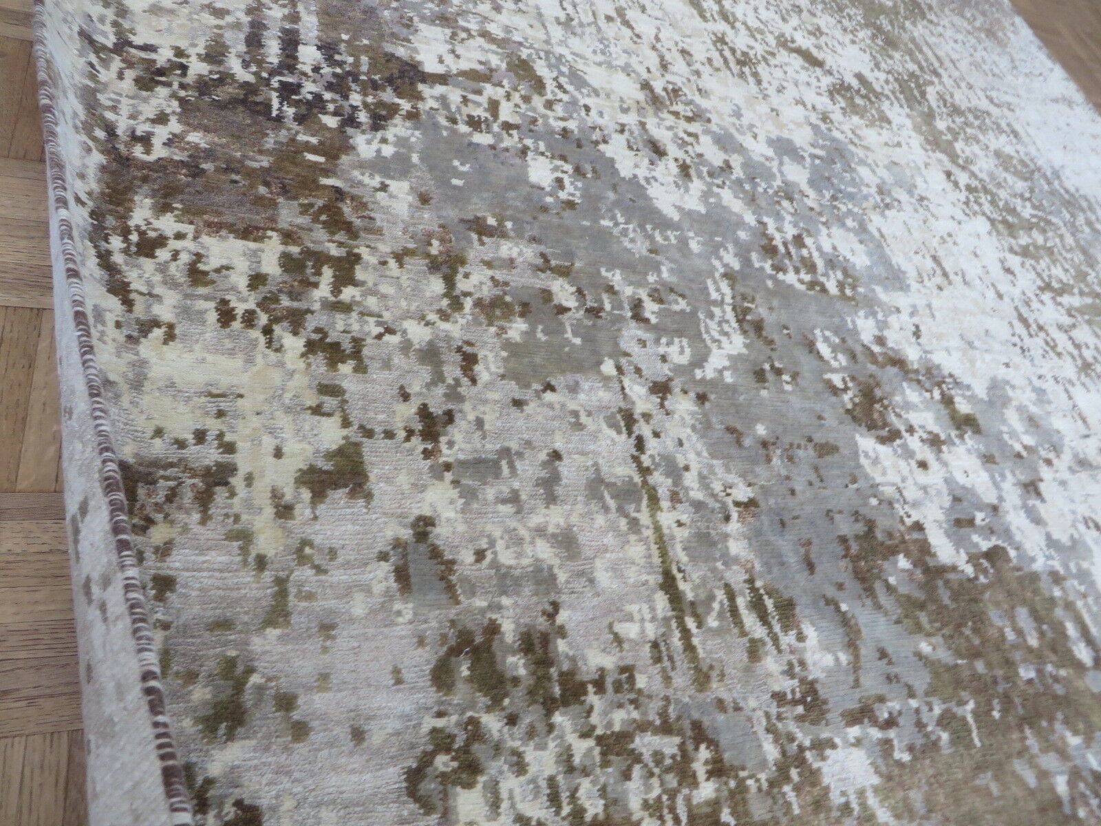 G6833I