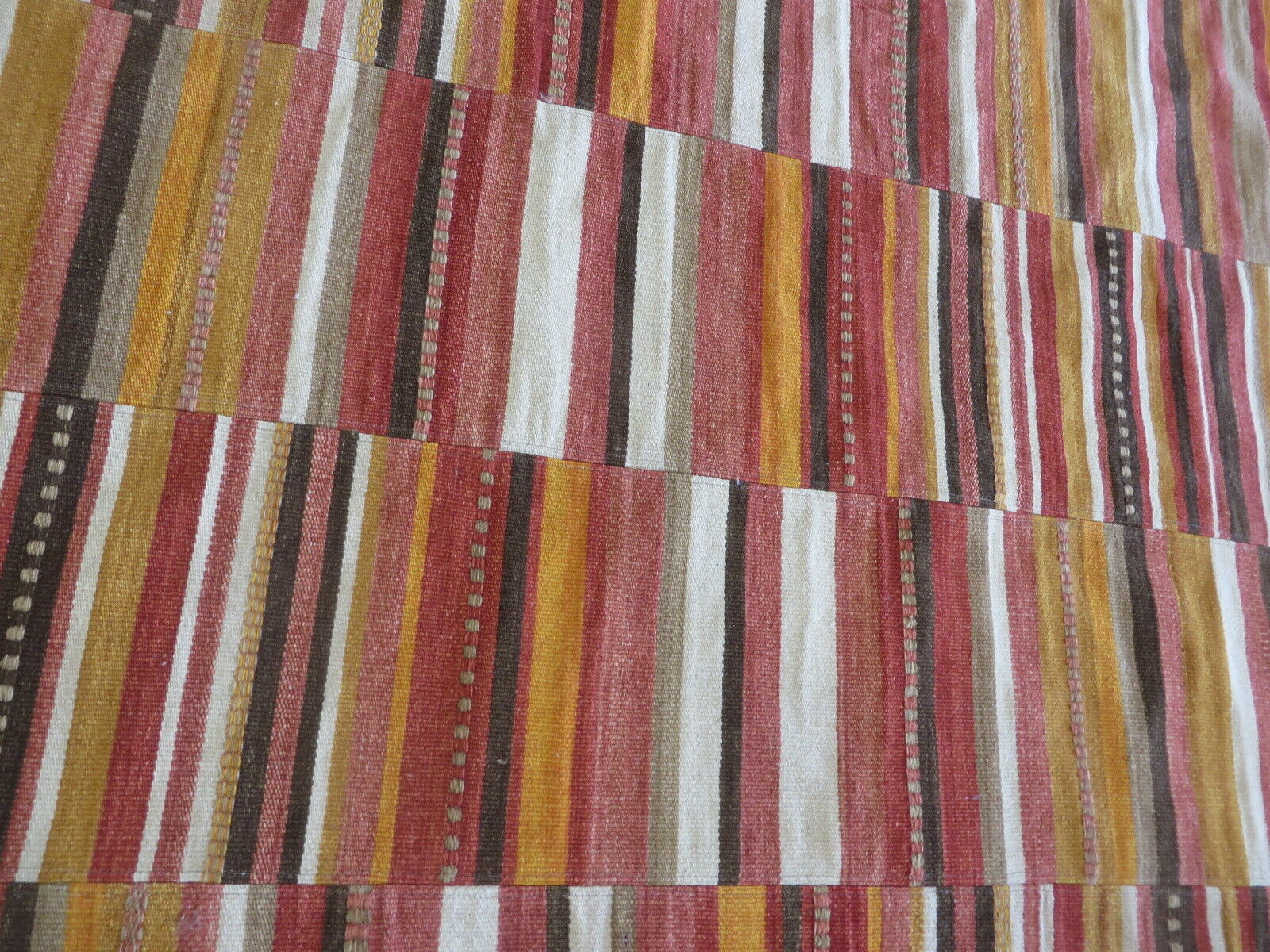 G6894F