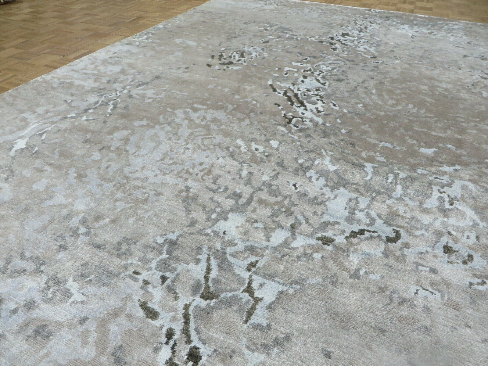 G8203B