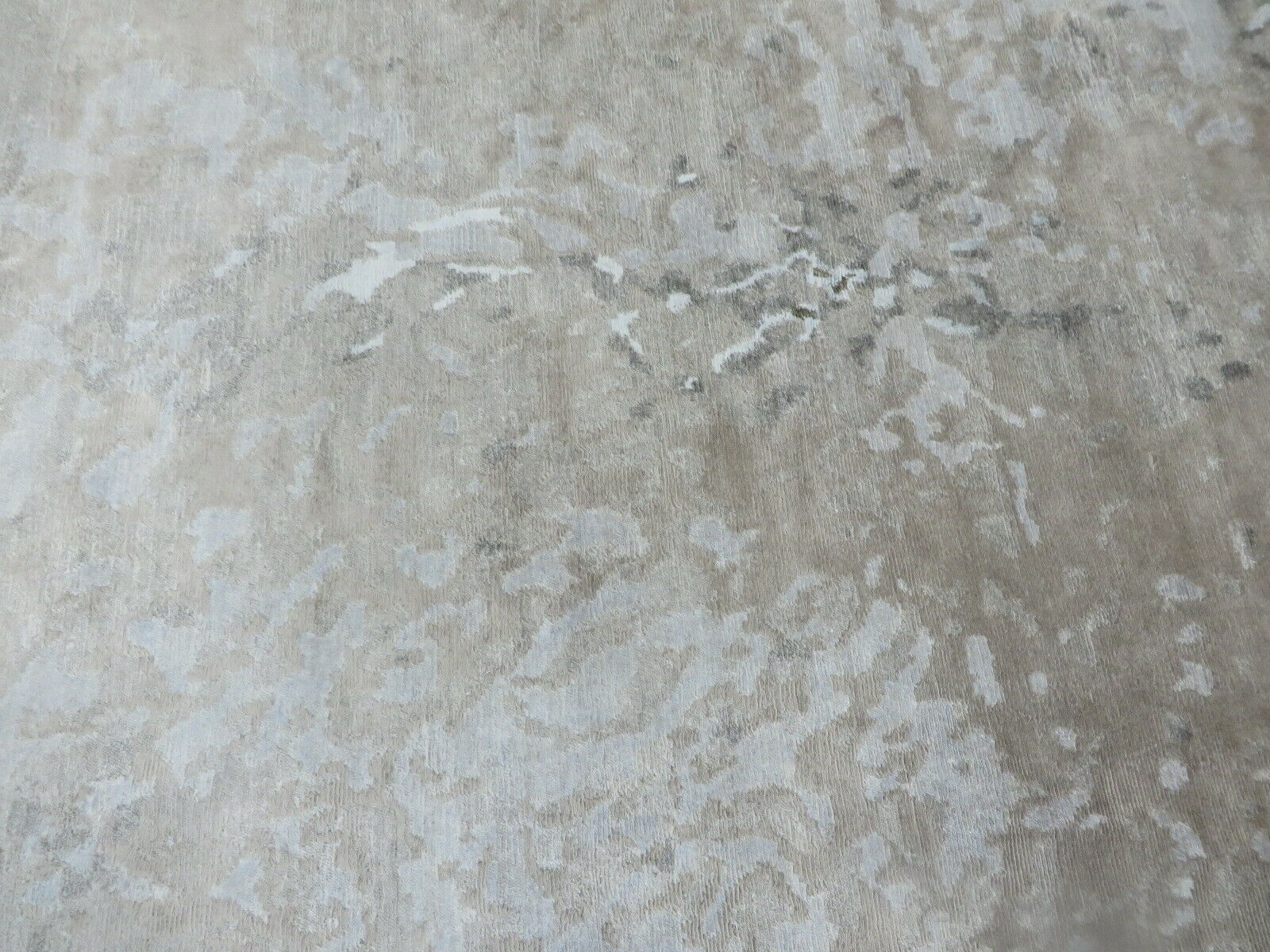 G8203F