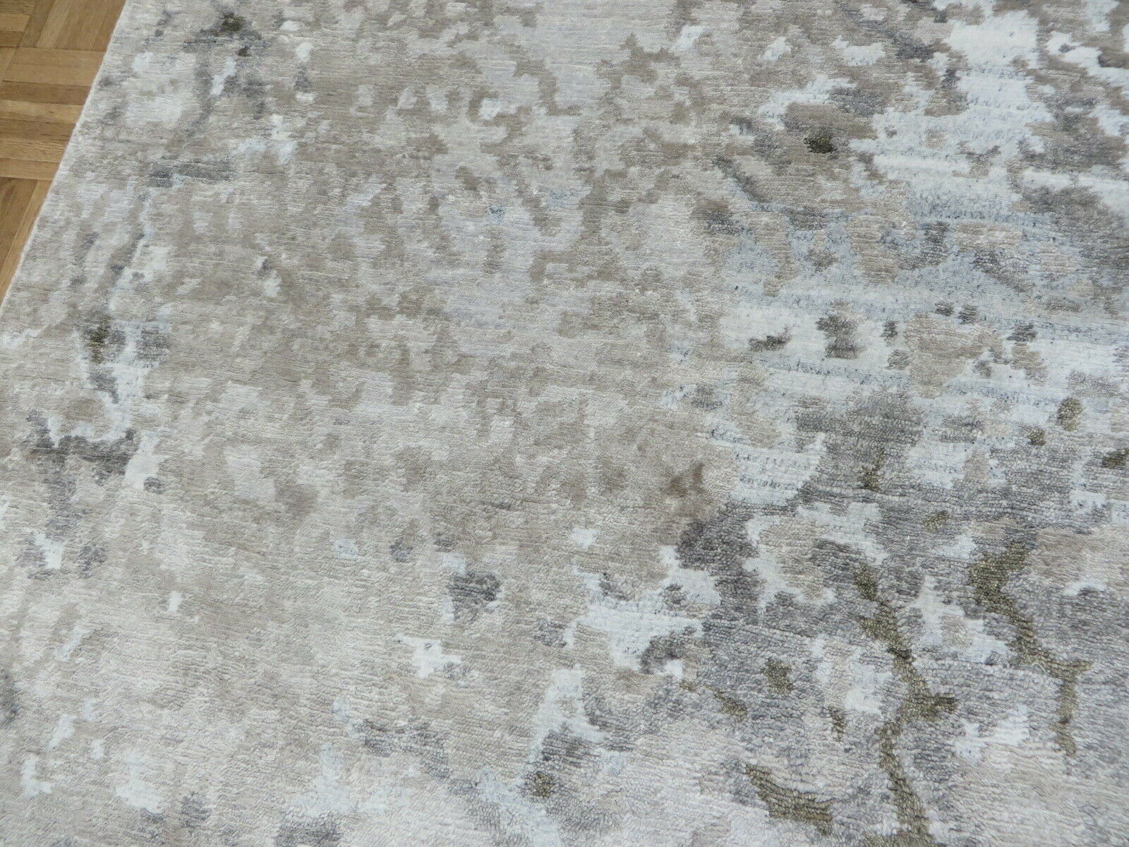 G8235E