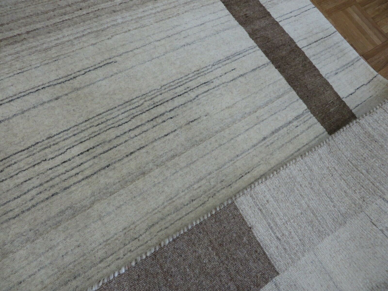 G8293J
