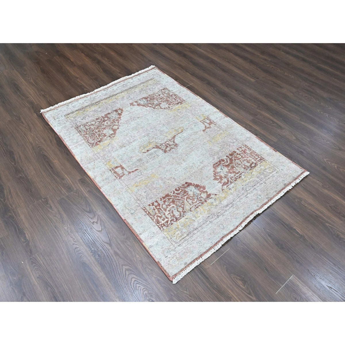 R10422%20002