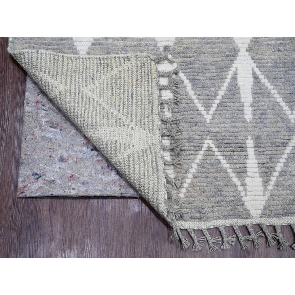R20419%20005