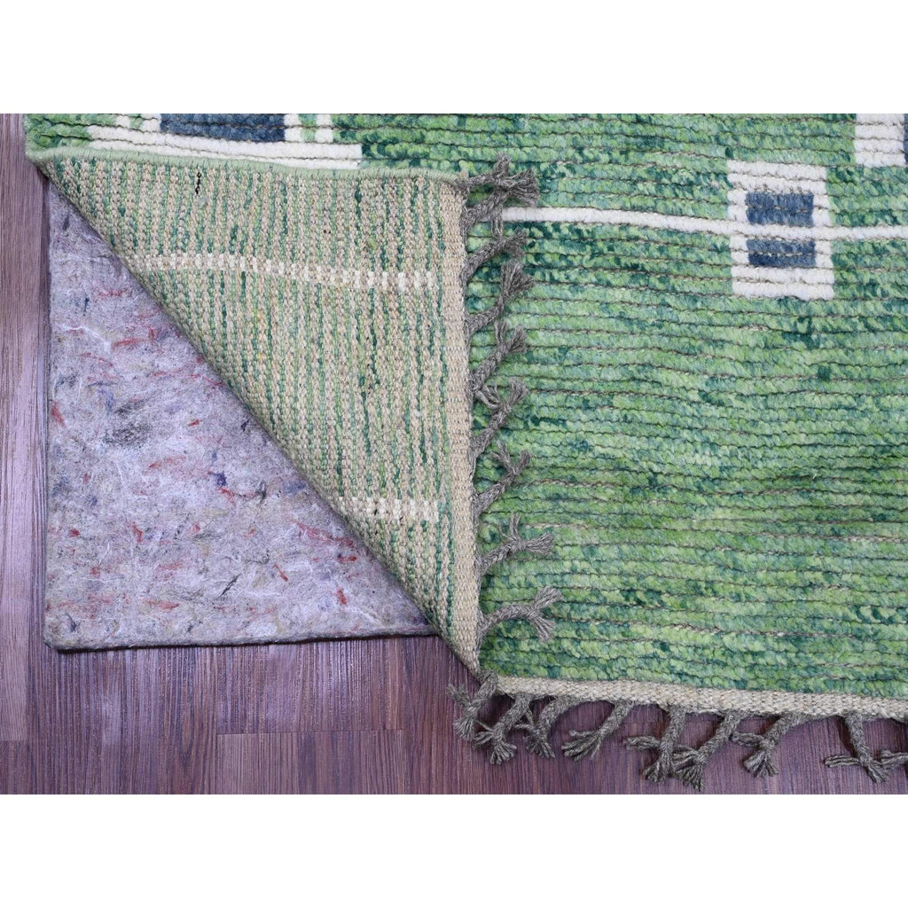 R20548%20002