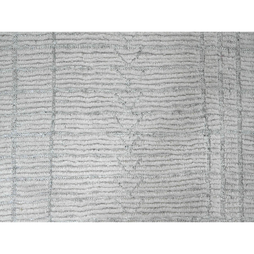 R20831%20009
