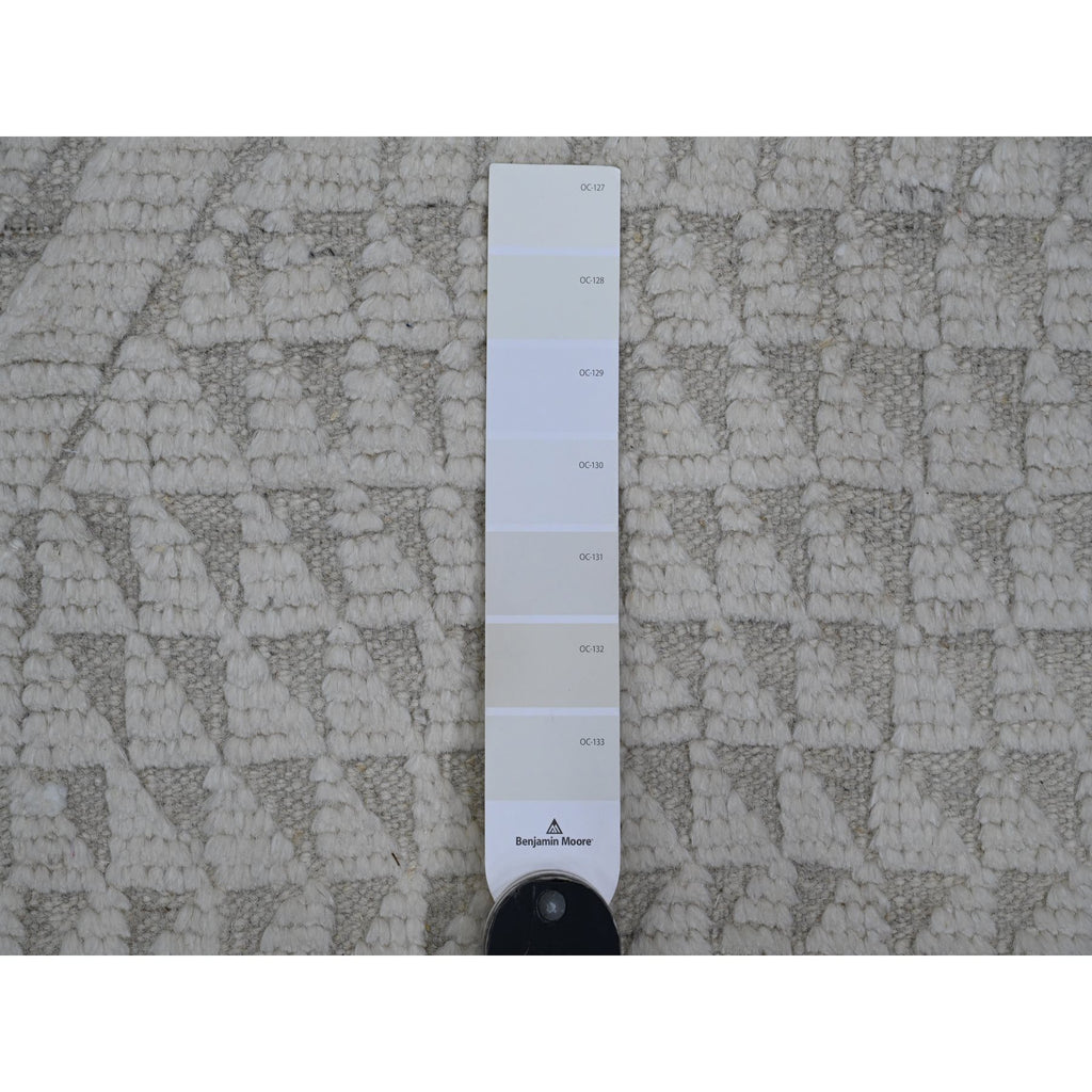 R20833%20008