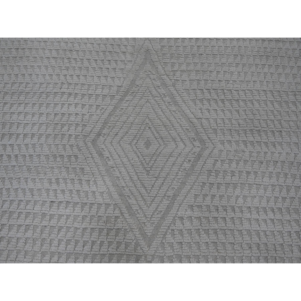 R20833%20009