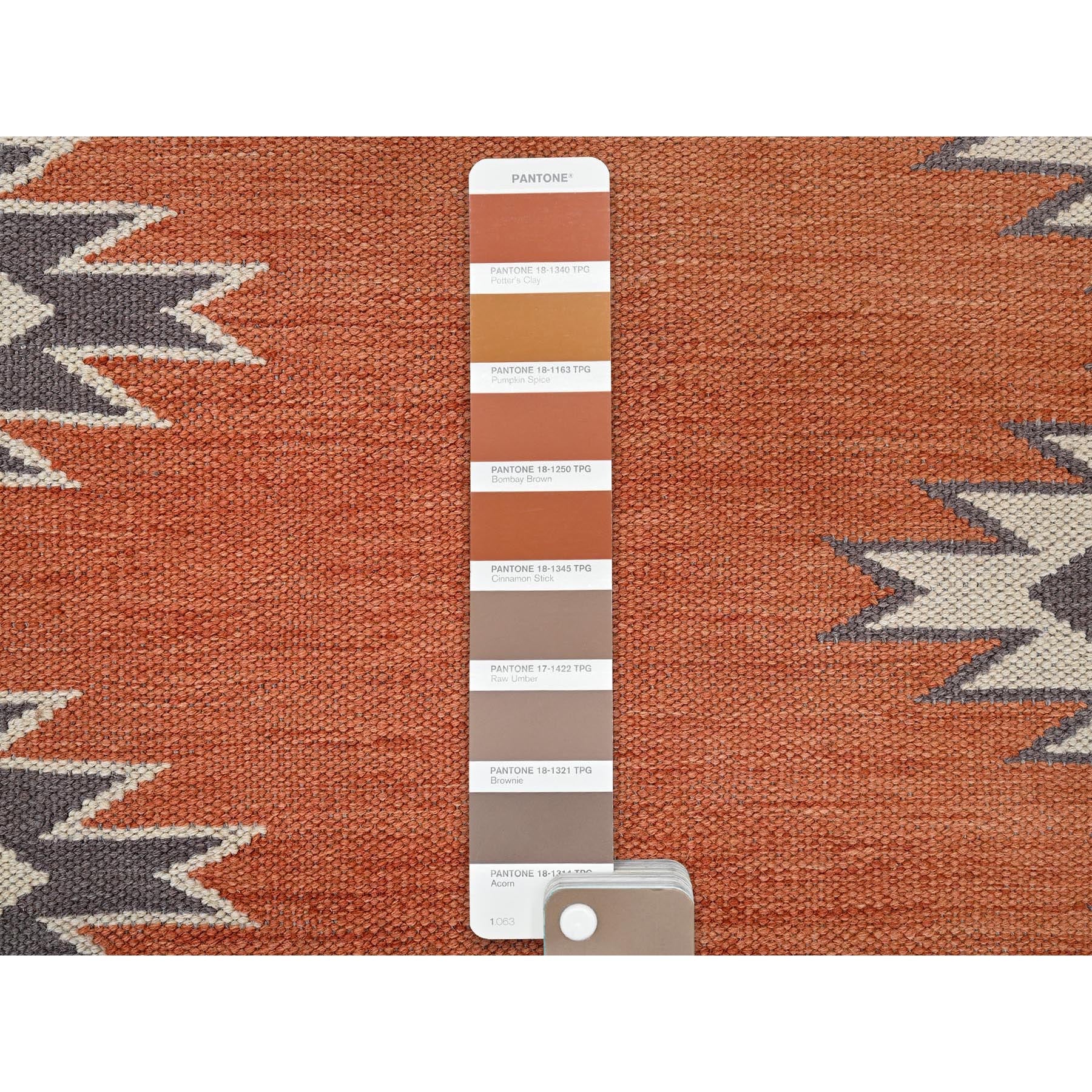 R2267%20005