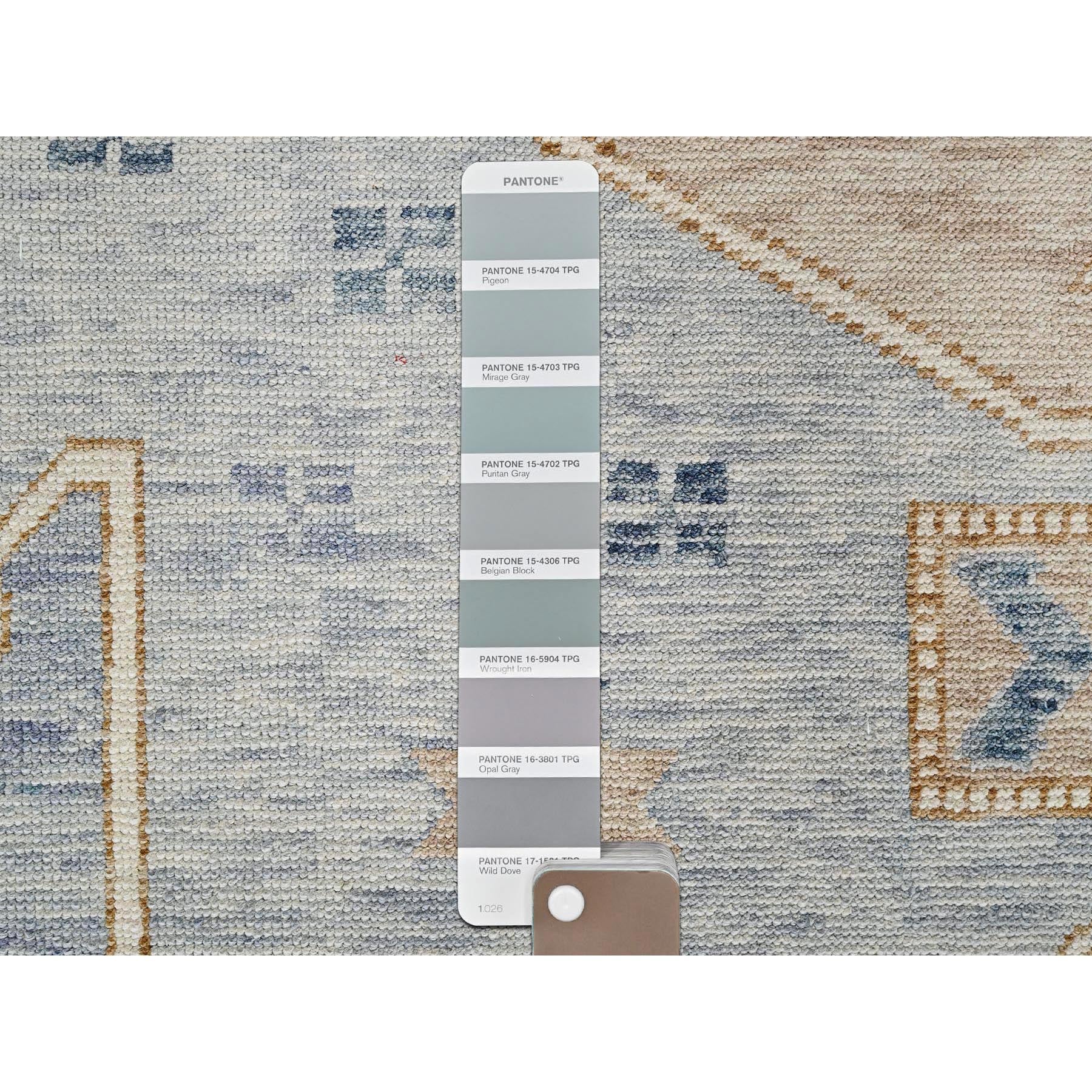 R2562%20008