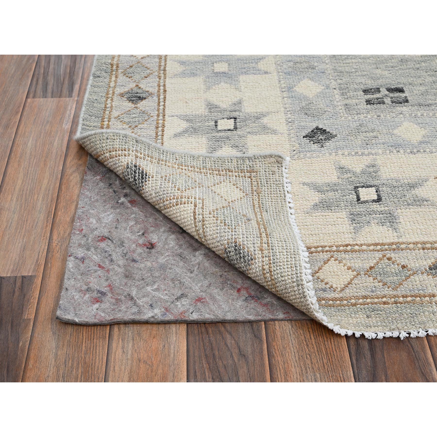 R2563%20005