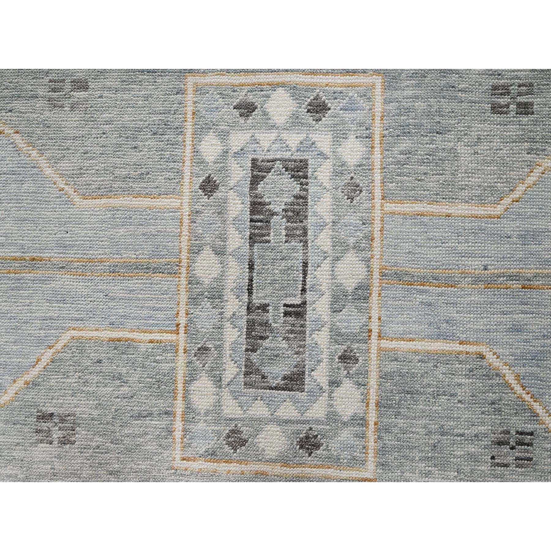 R2563%20009