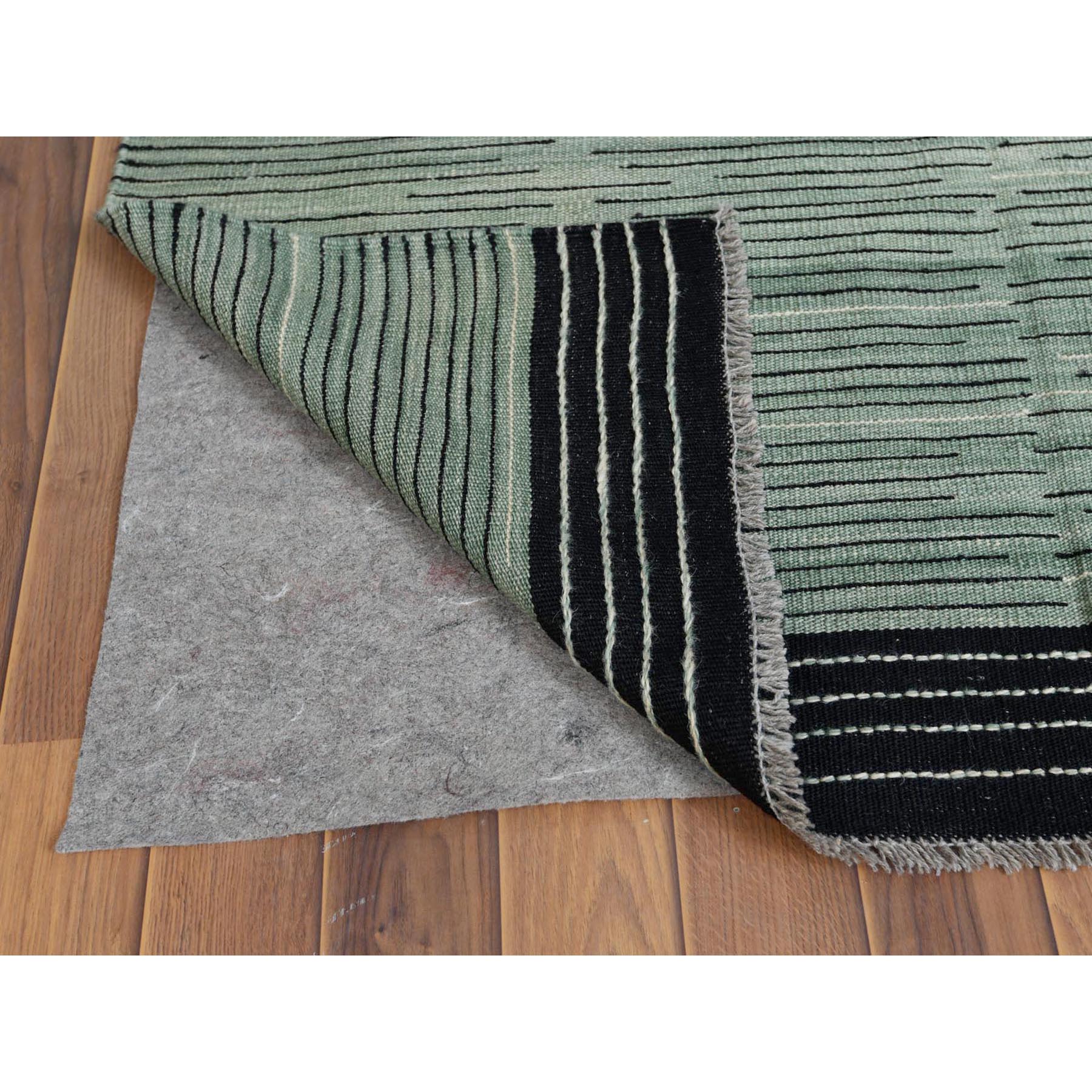 R60031%20003