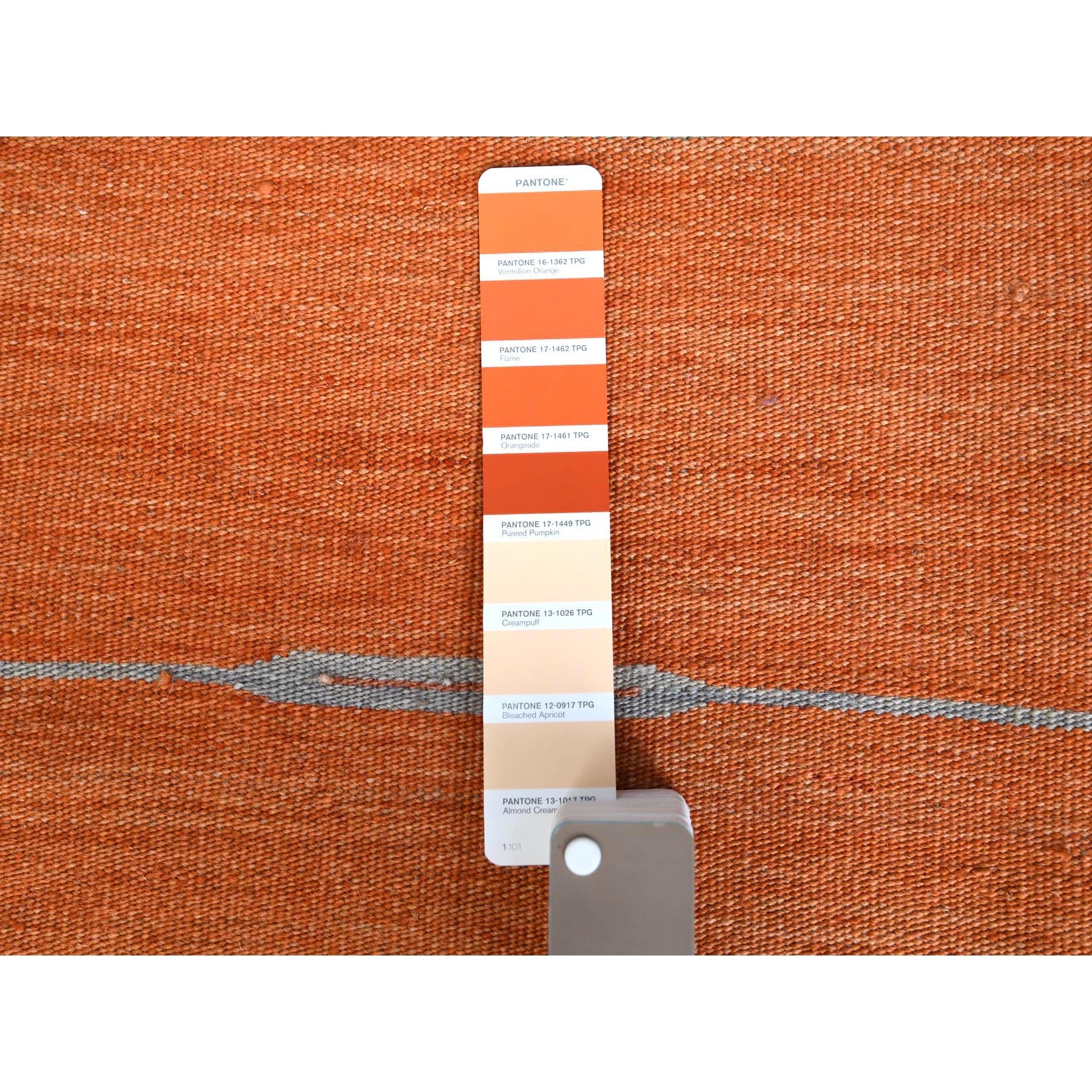 R60048%20004
