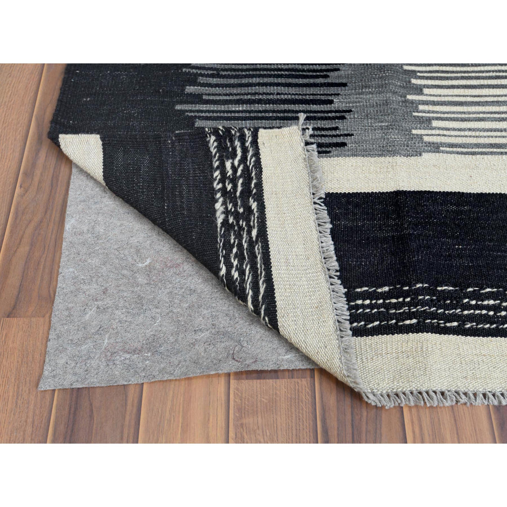 R60082%20003