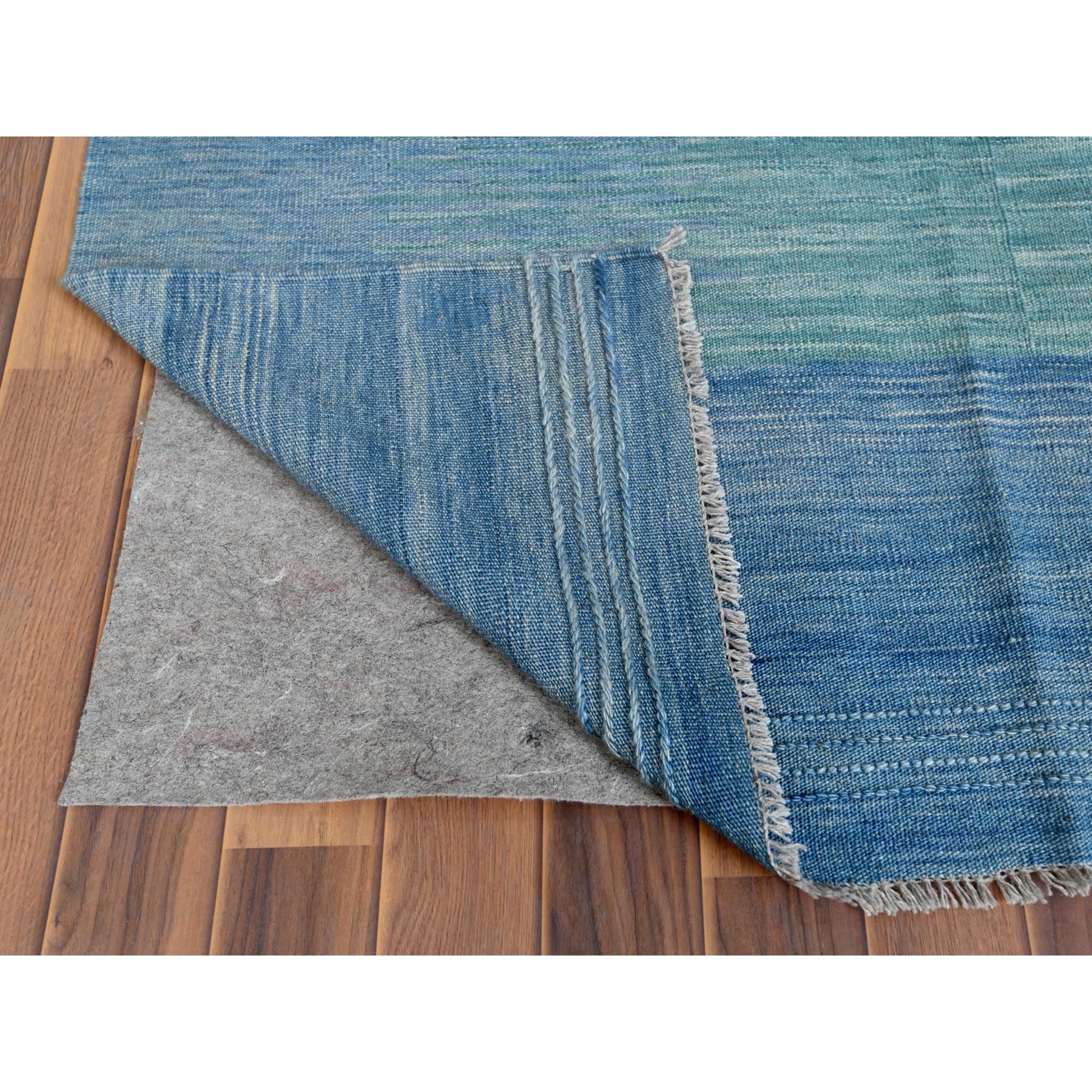 R60086%20003