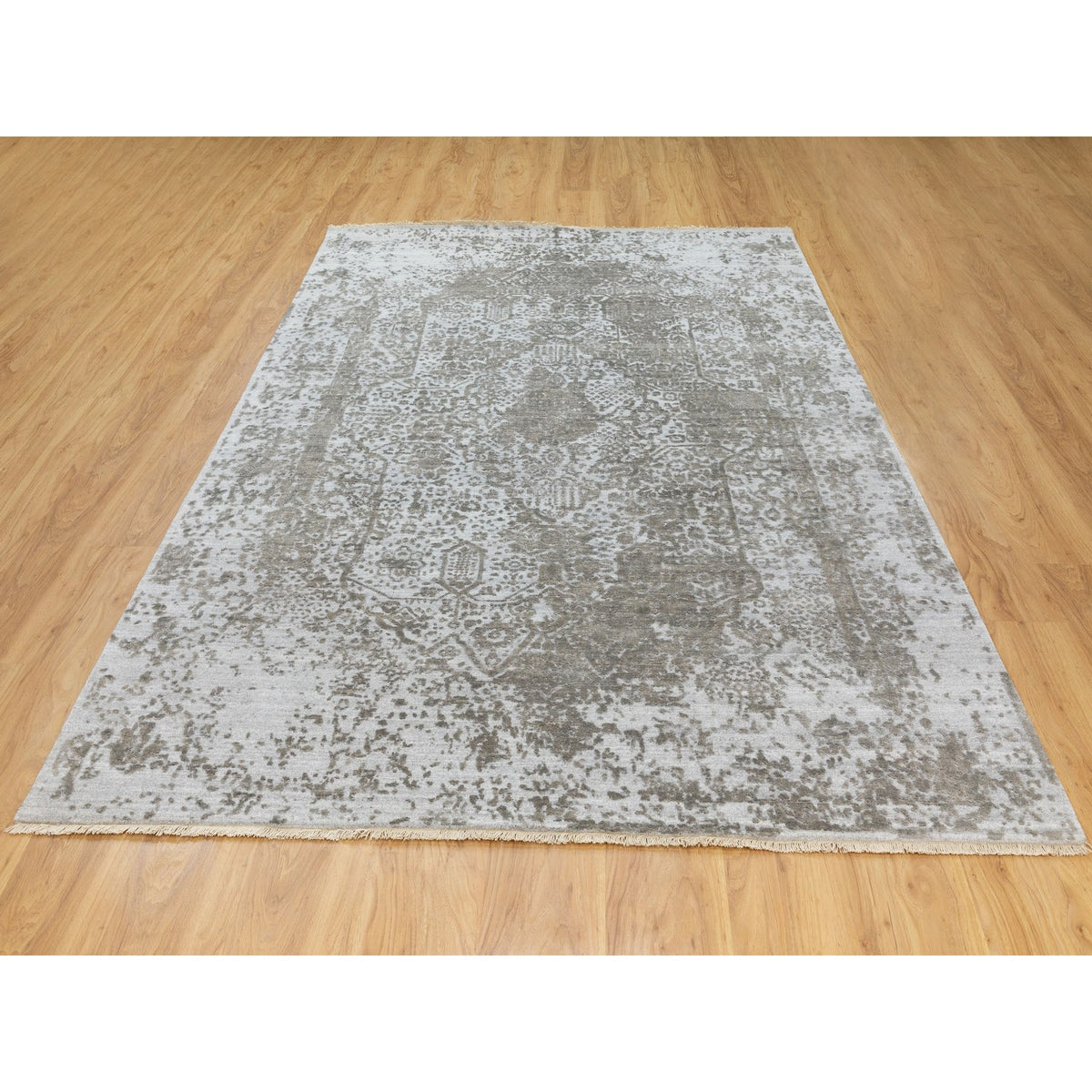 R62057%20003