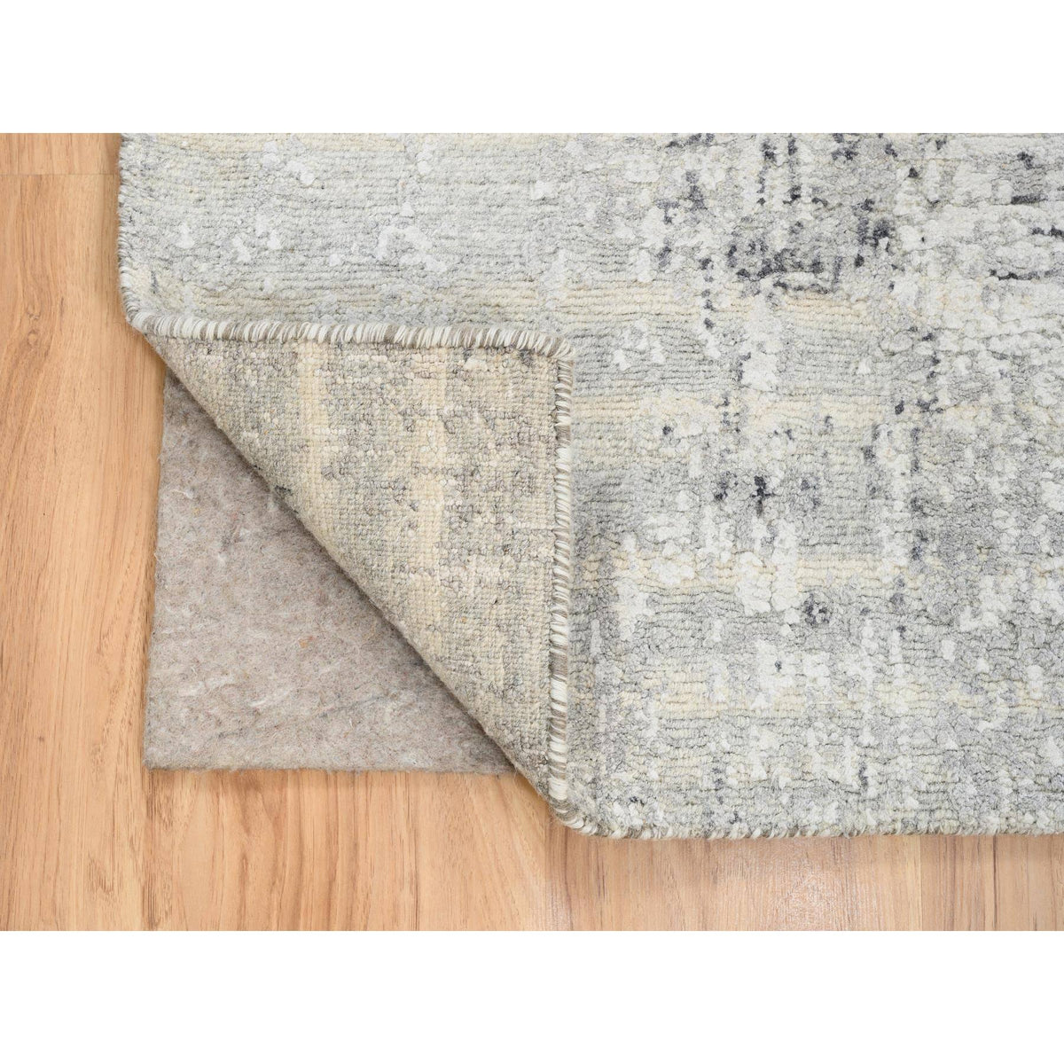 R64139%20003