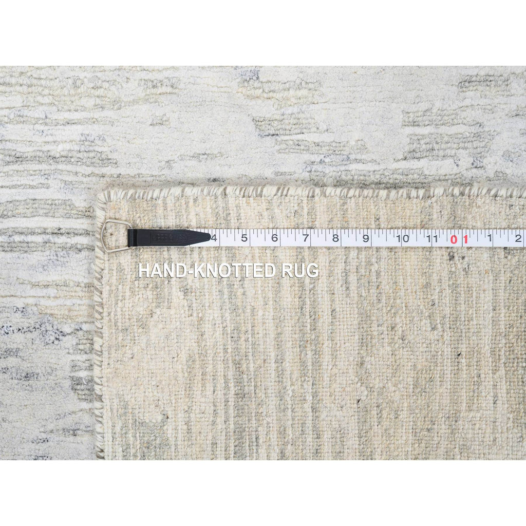 R64147%20008