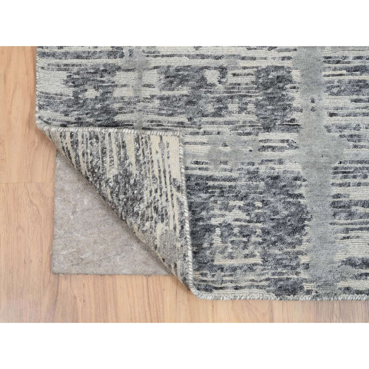 R64156%20003