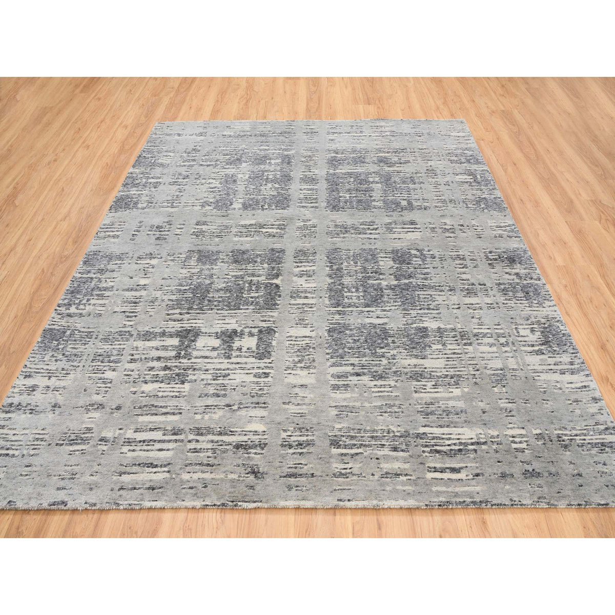 R64233%20003