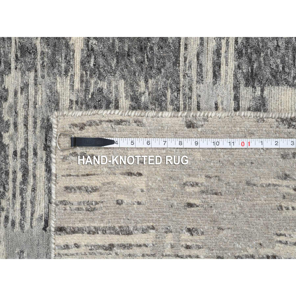 R64233%20012