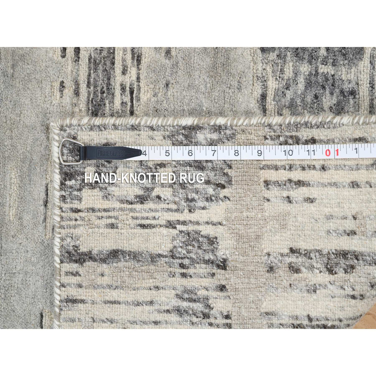 R64237%20008