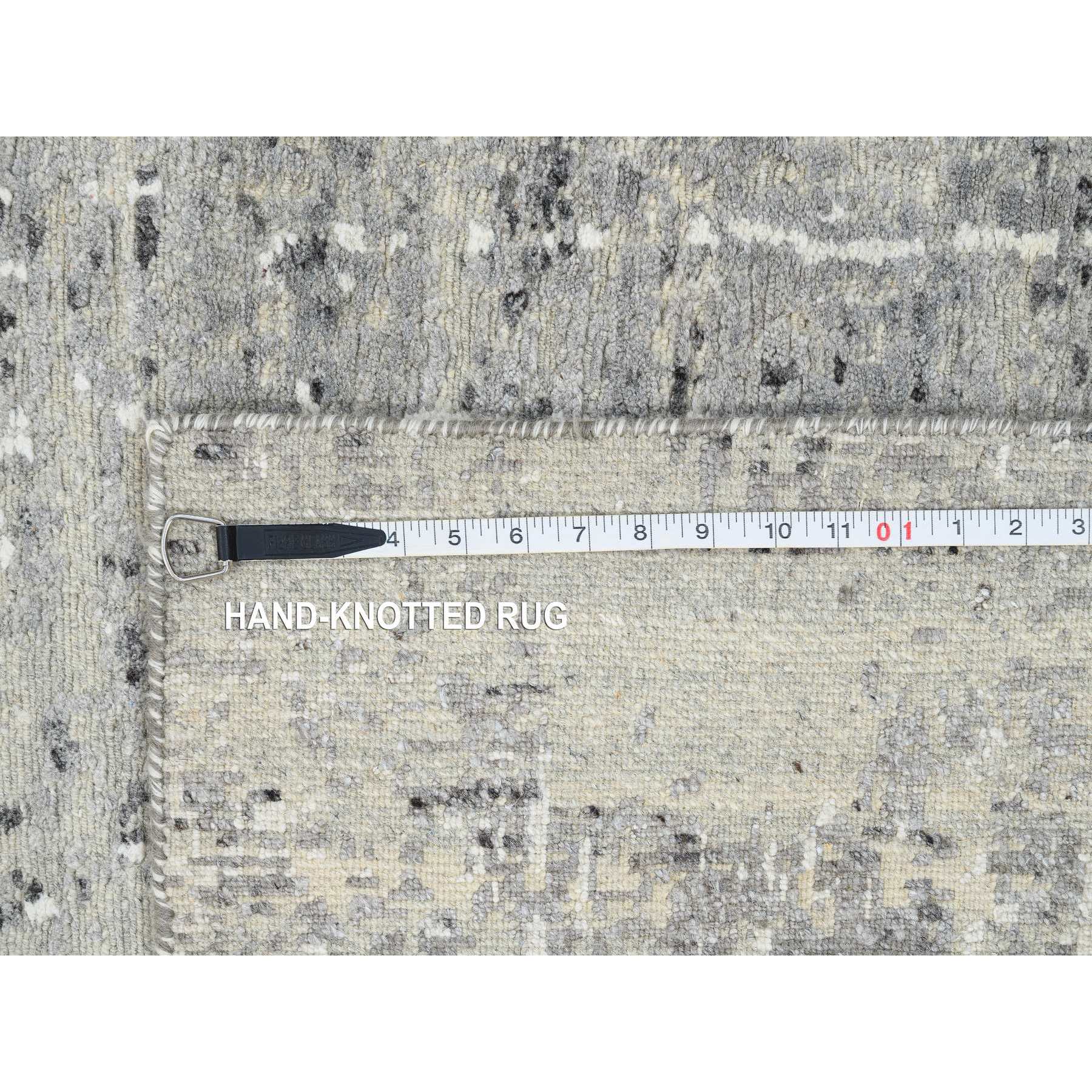 R64688%20012