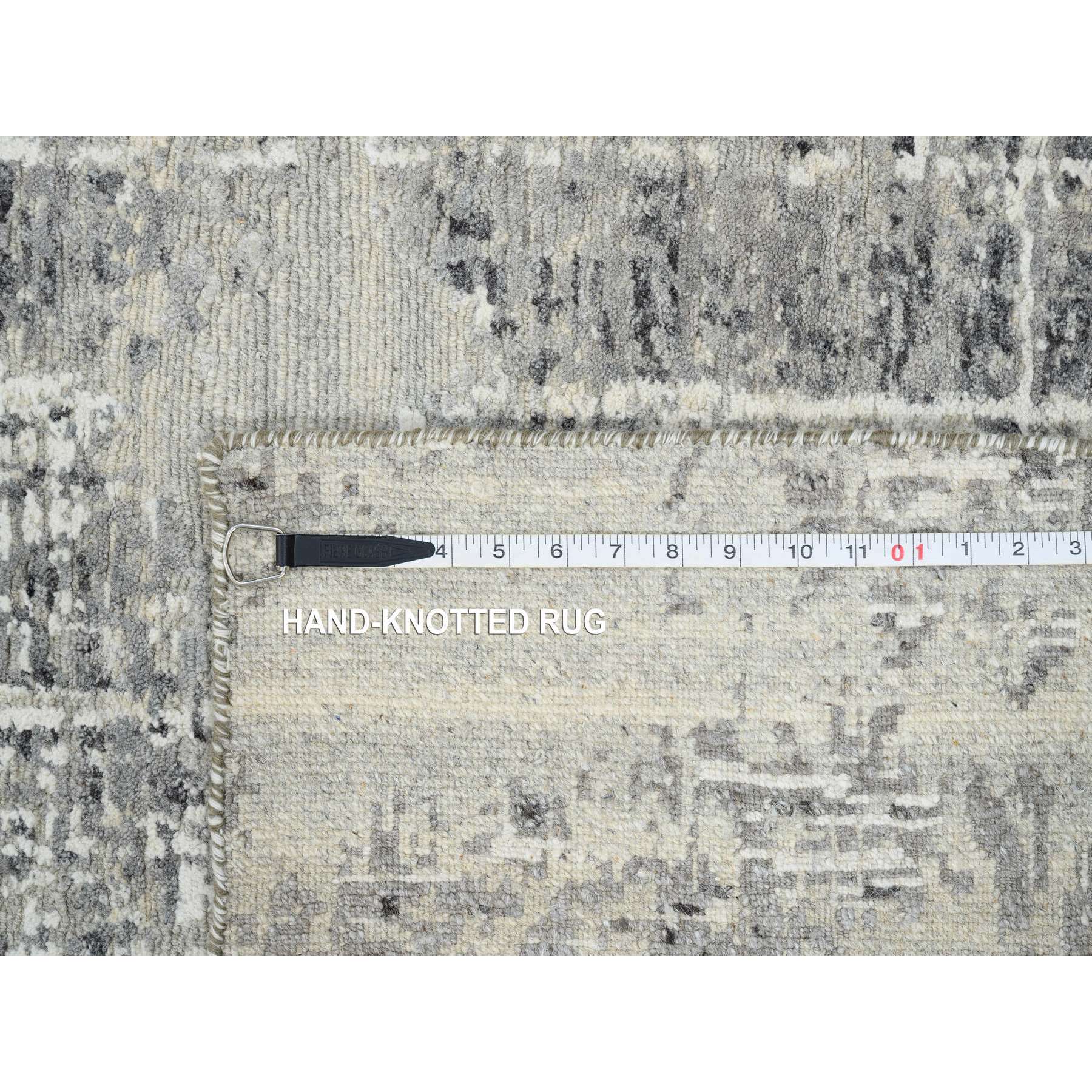 R64689%20012