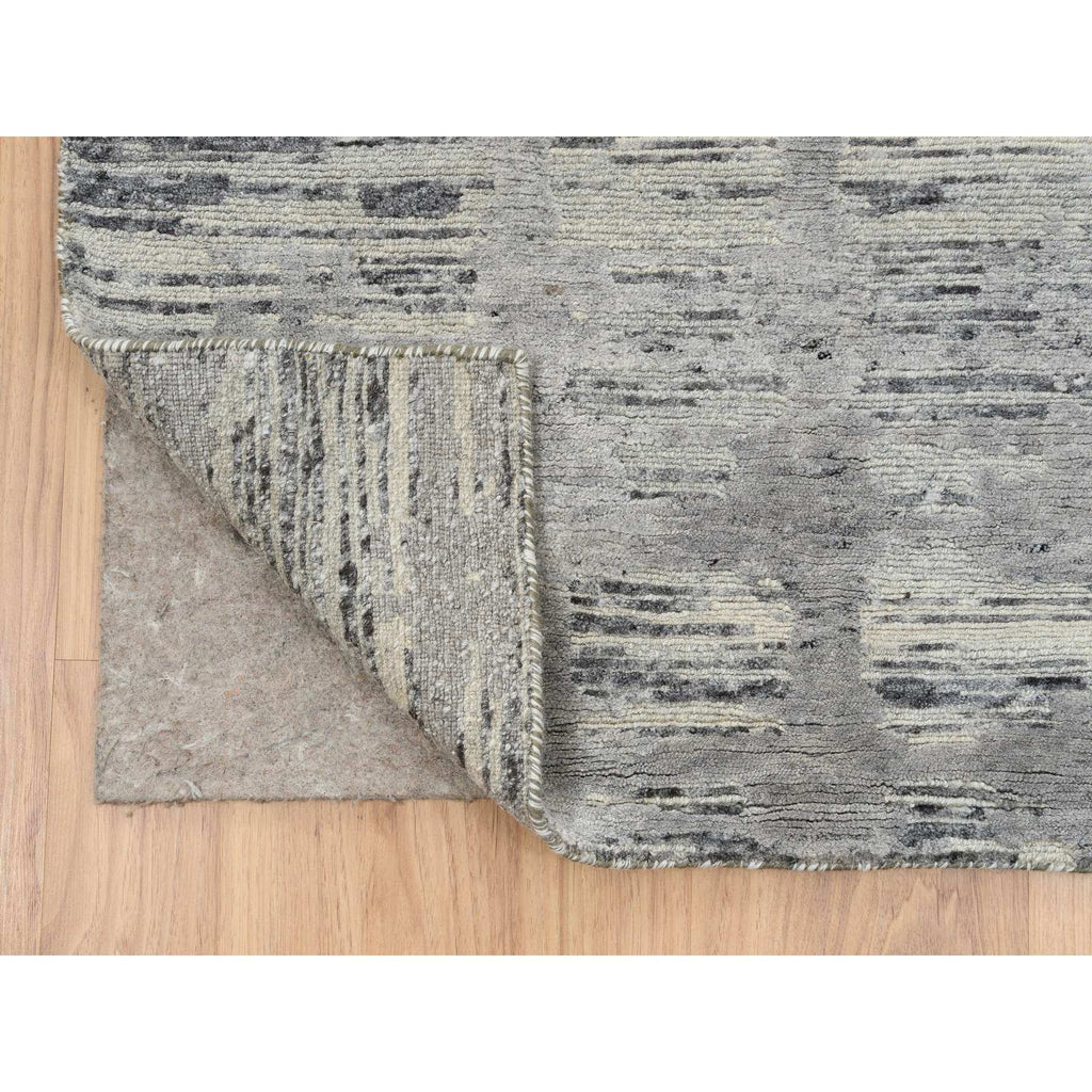 R64695%20003