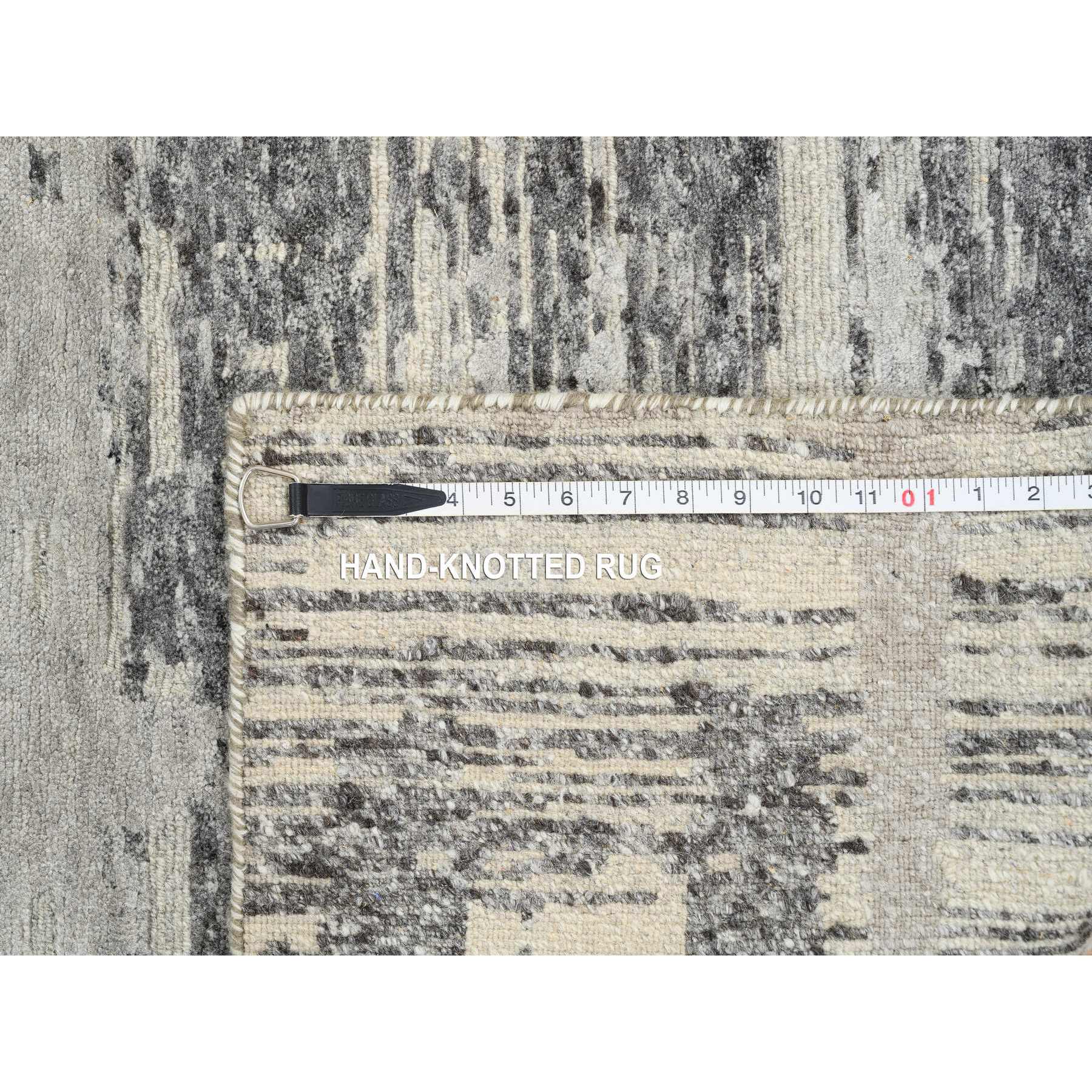 R64697%20008