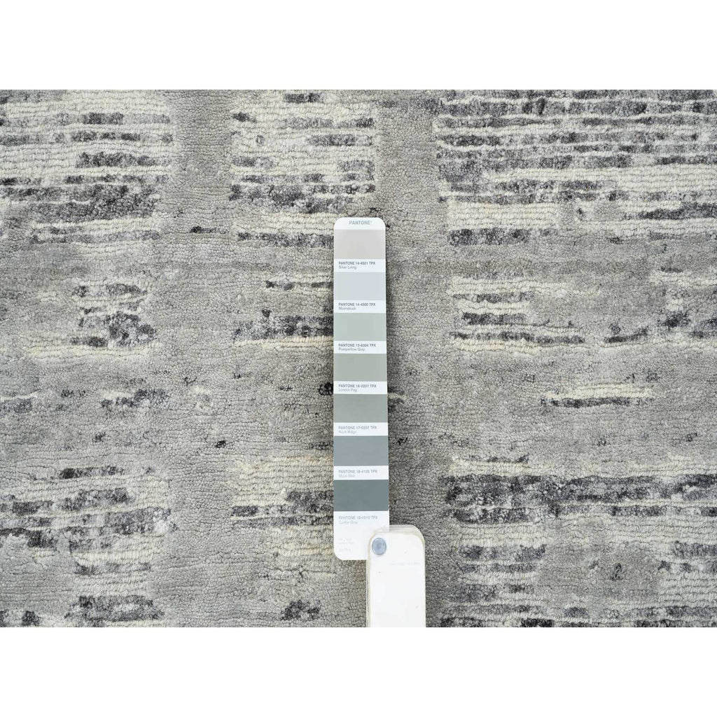 R64715%20008