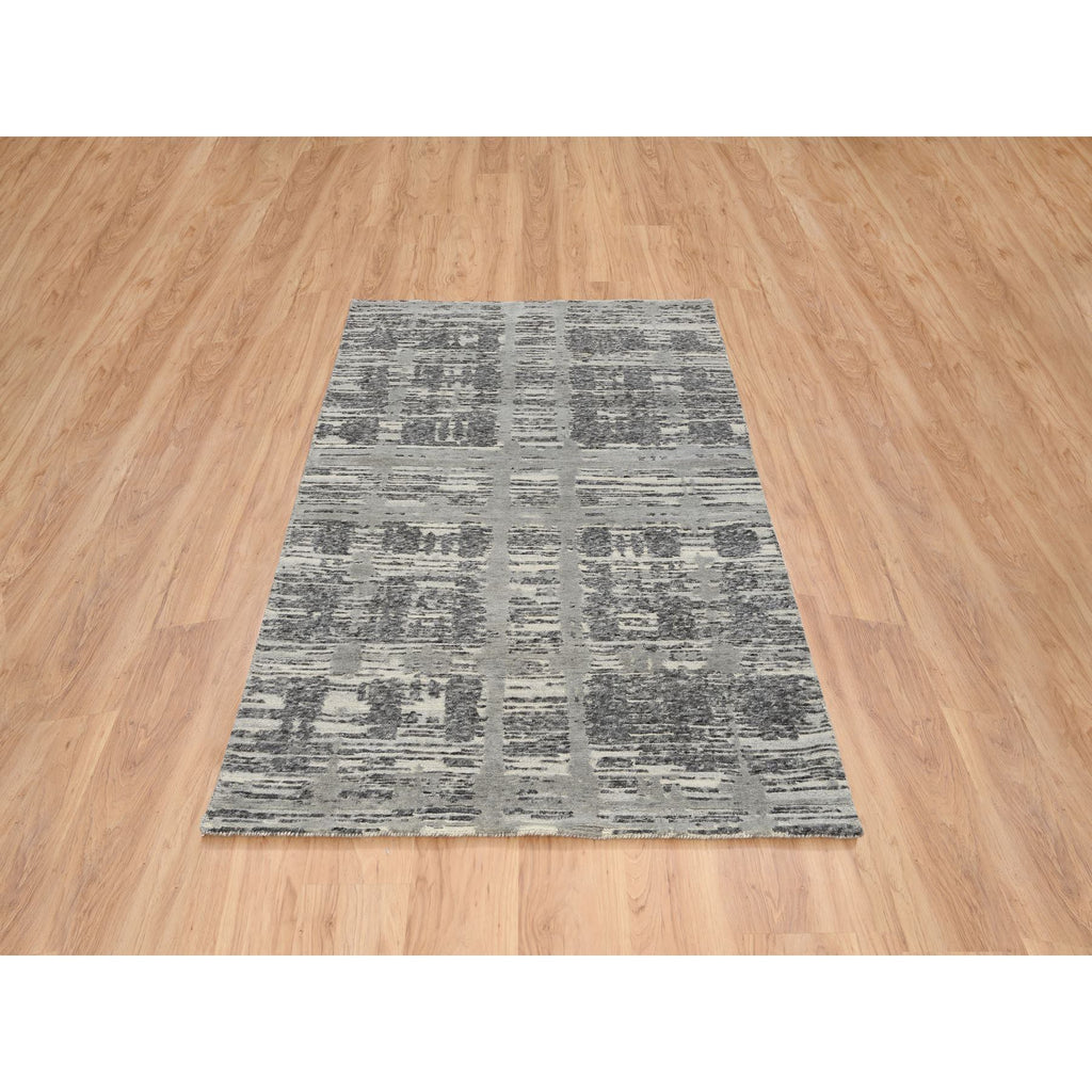 R64717%20002