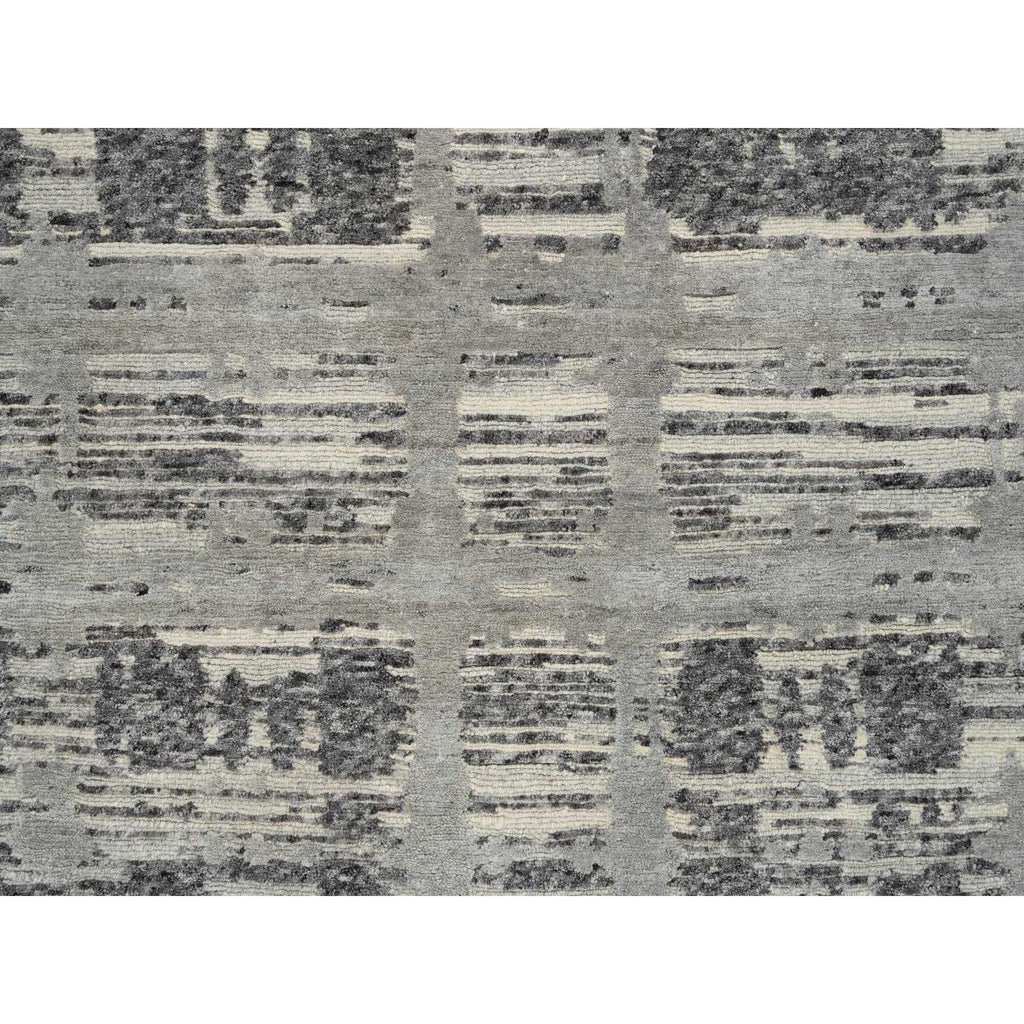 R64717%20005