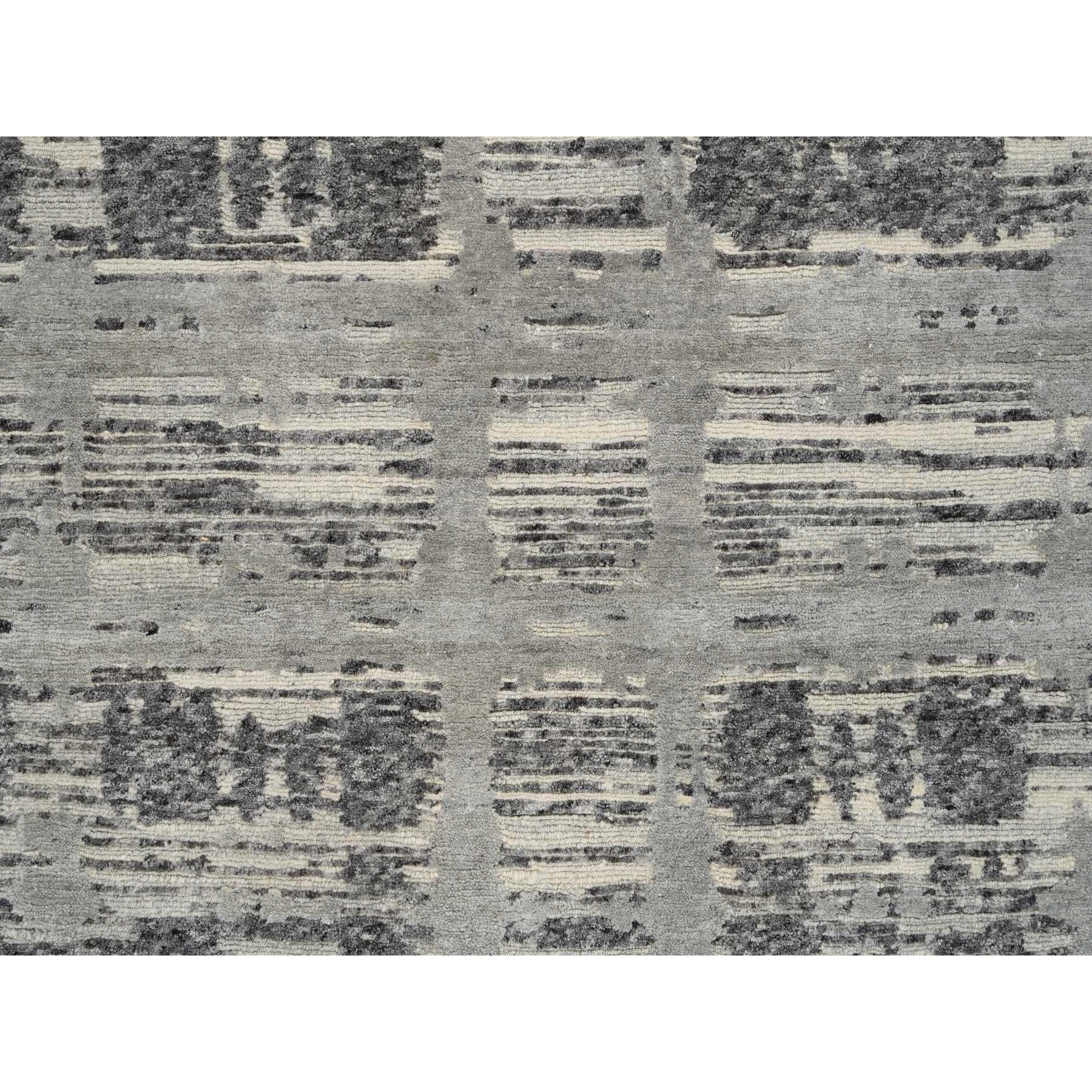 R64717%20005
