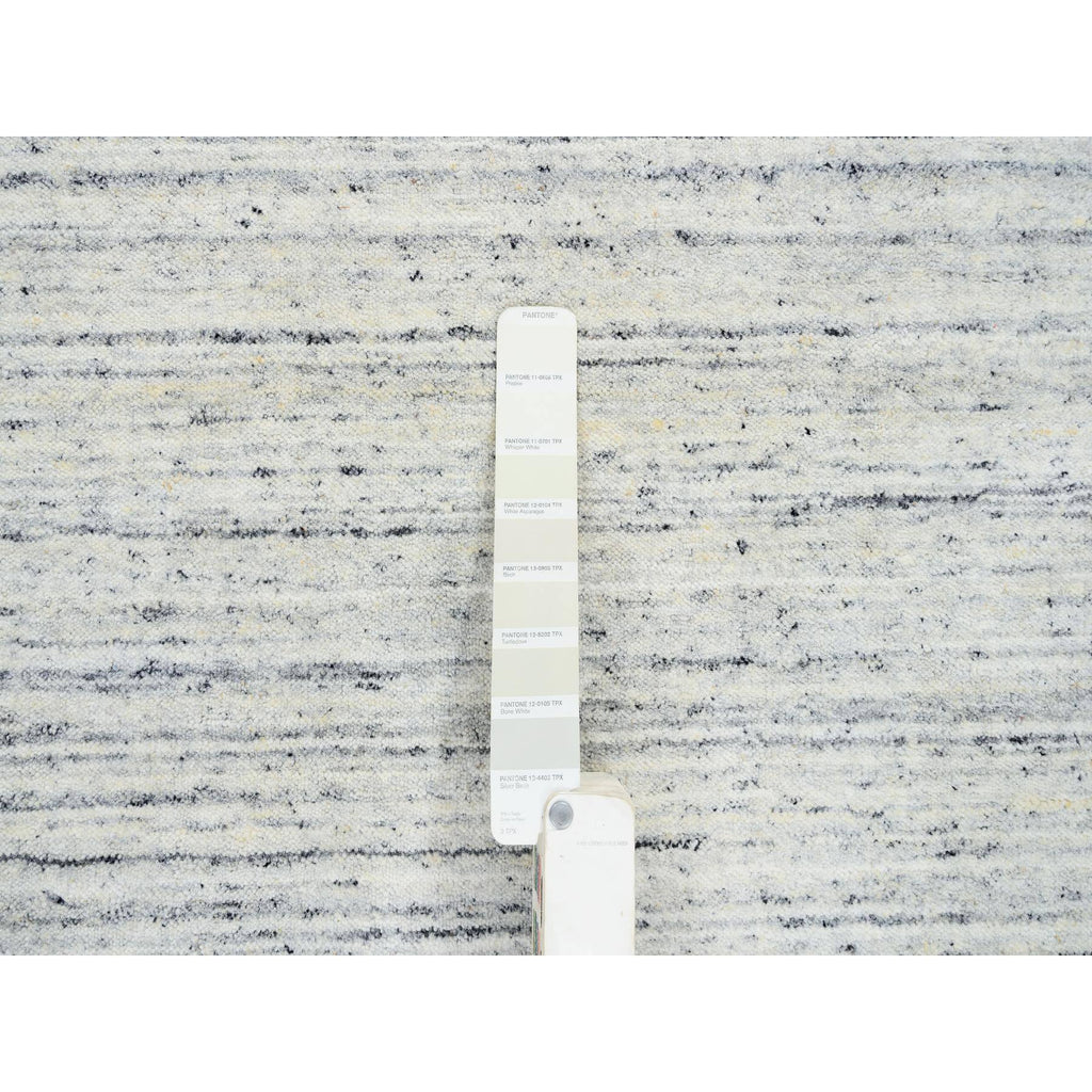 R64772%20008