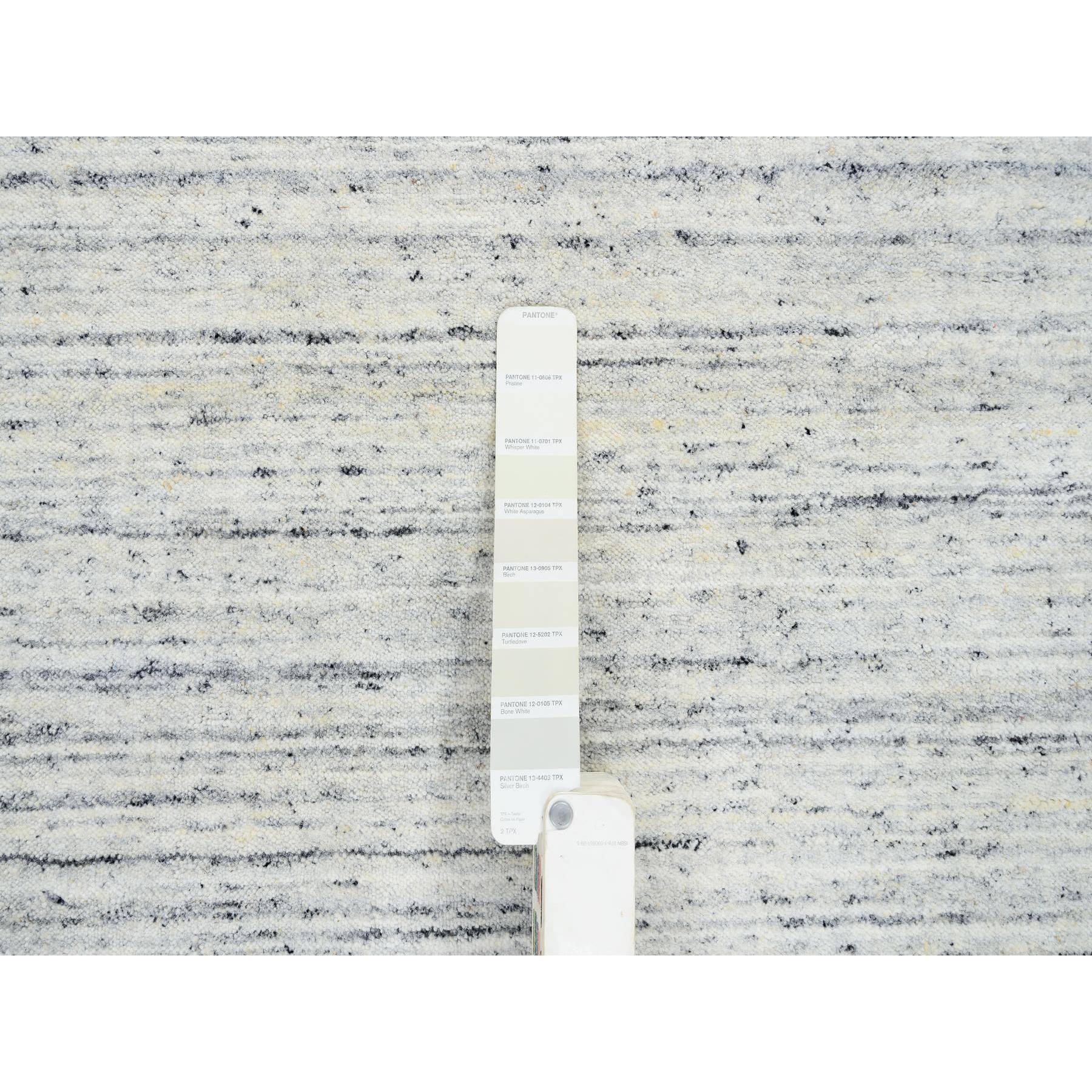 R64772%20008