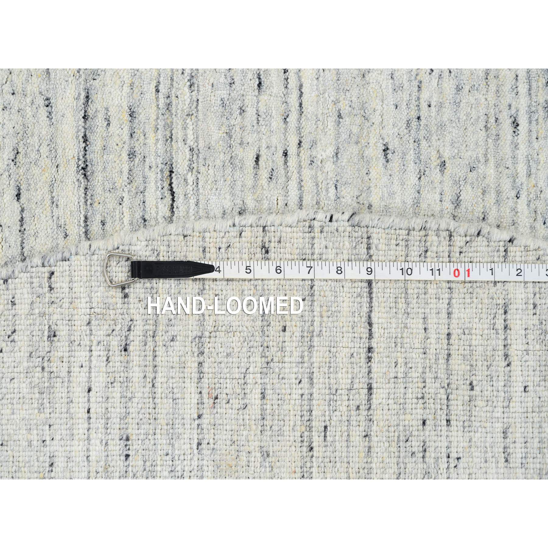 R64777%20008