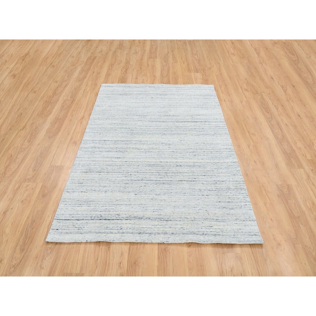 R64779%20002
