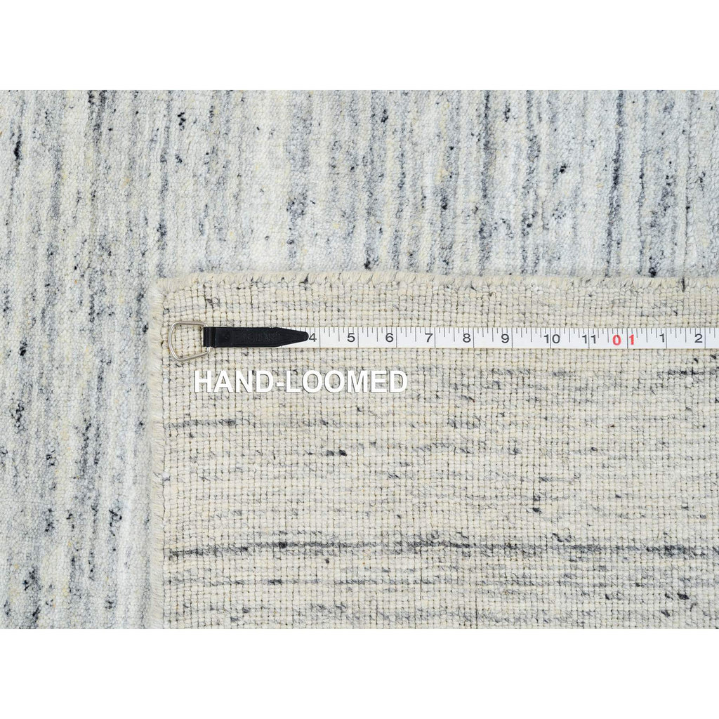 R64779%20008