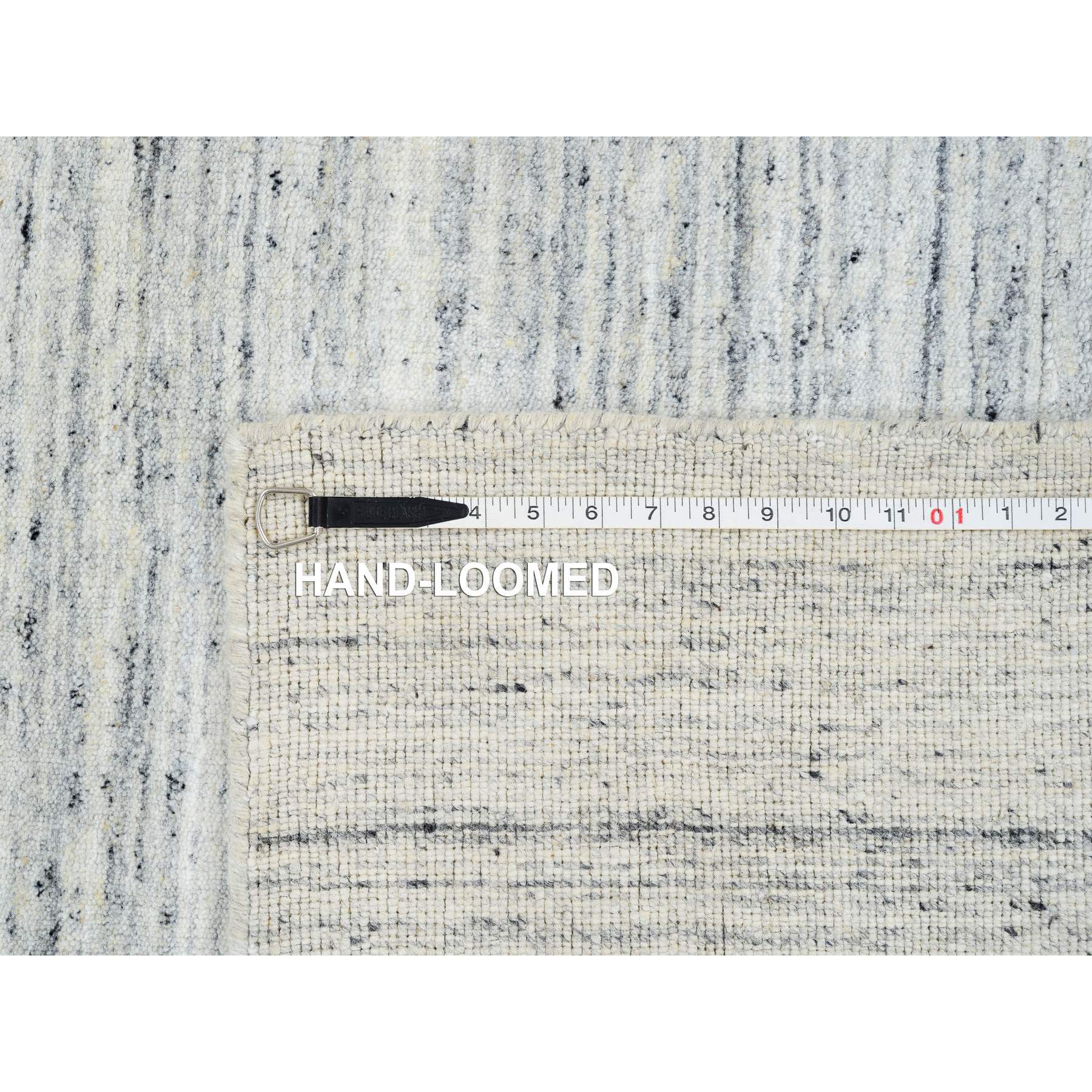R64779%20008