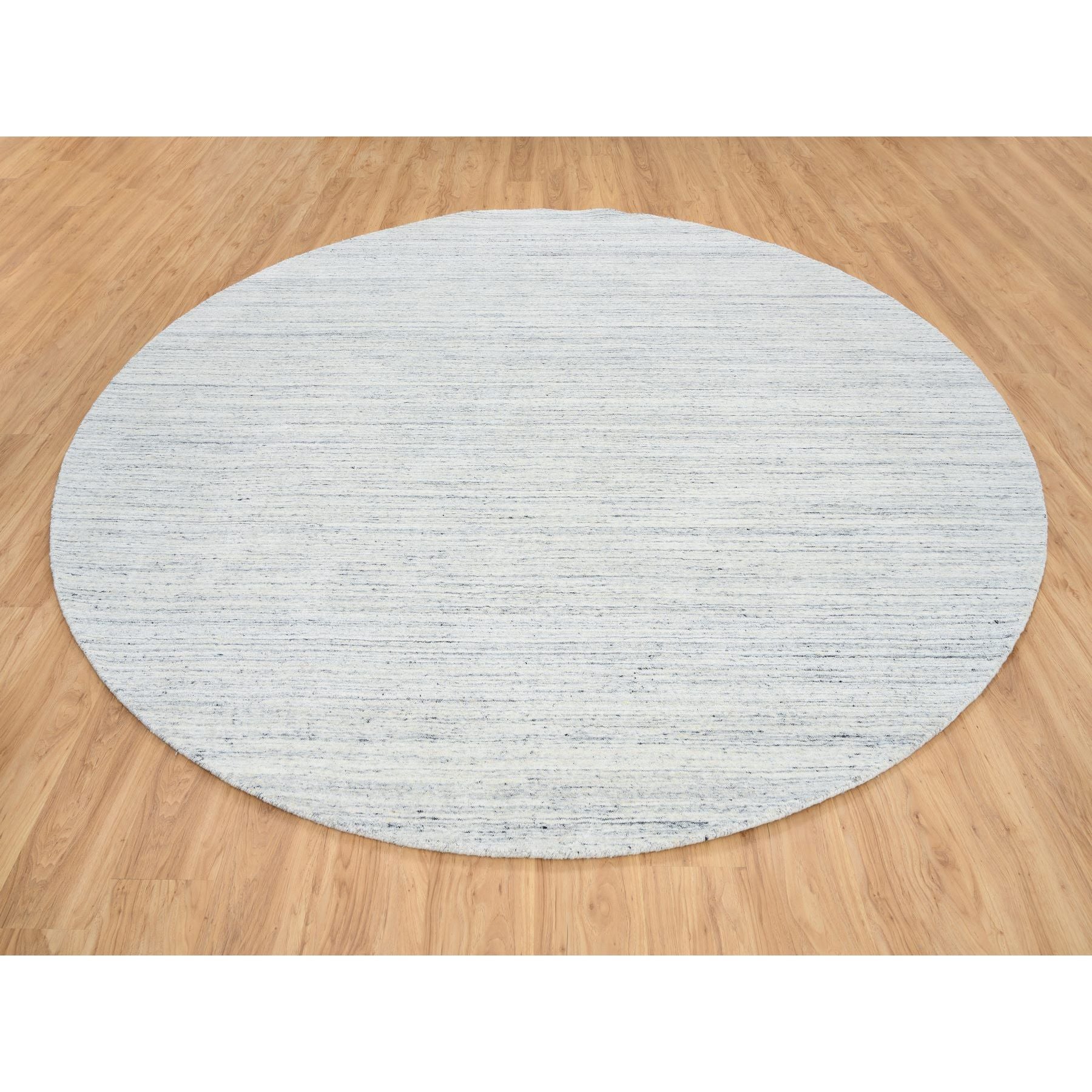 R64795%20003