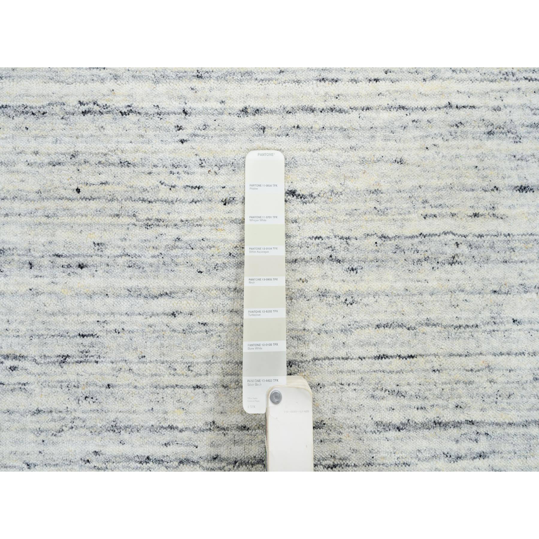 R64795%20008