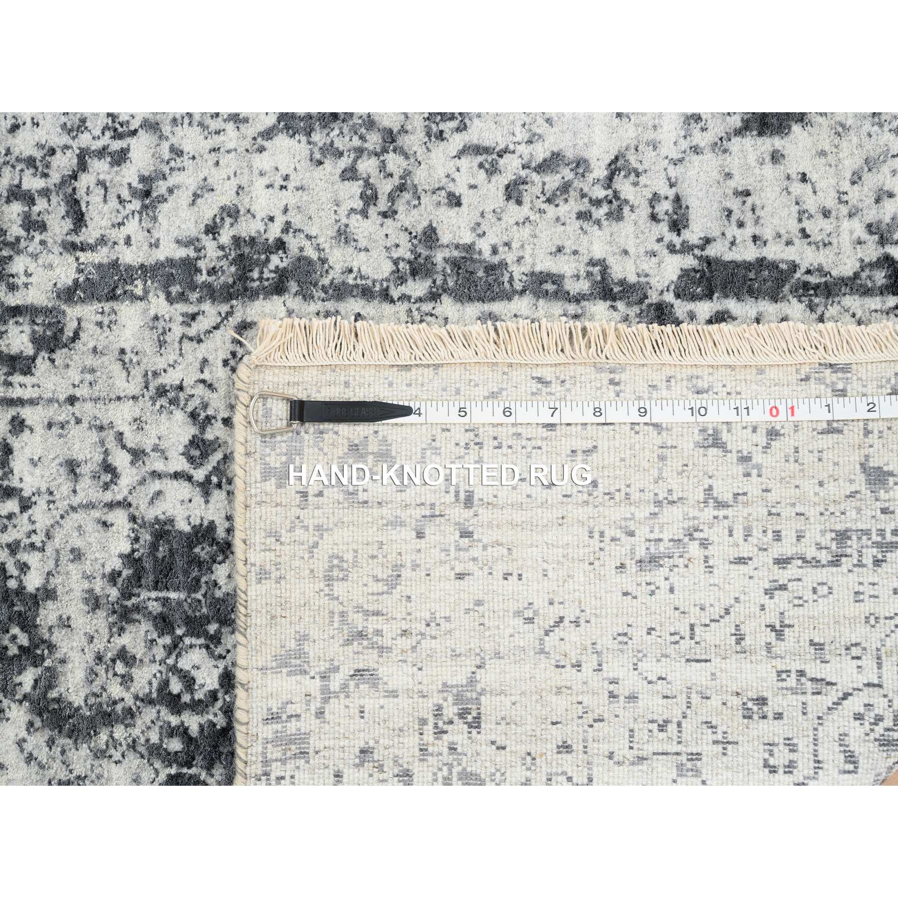 R64837%20008