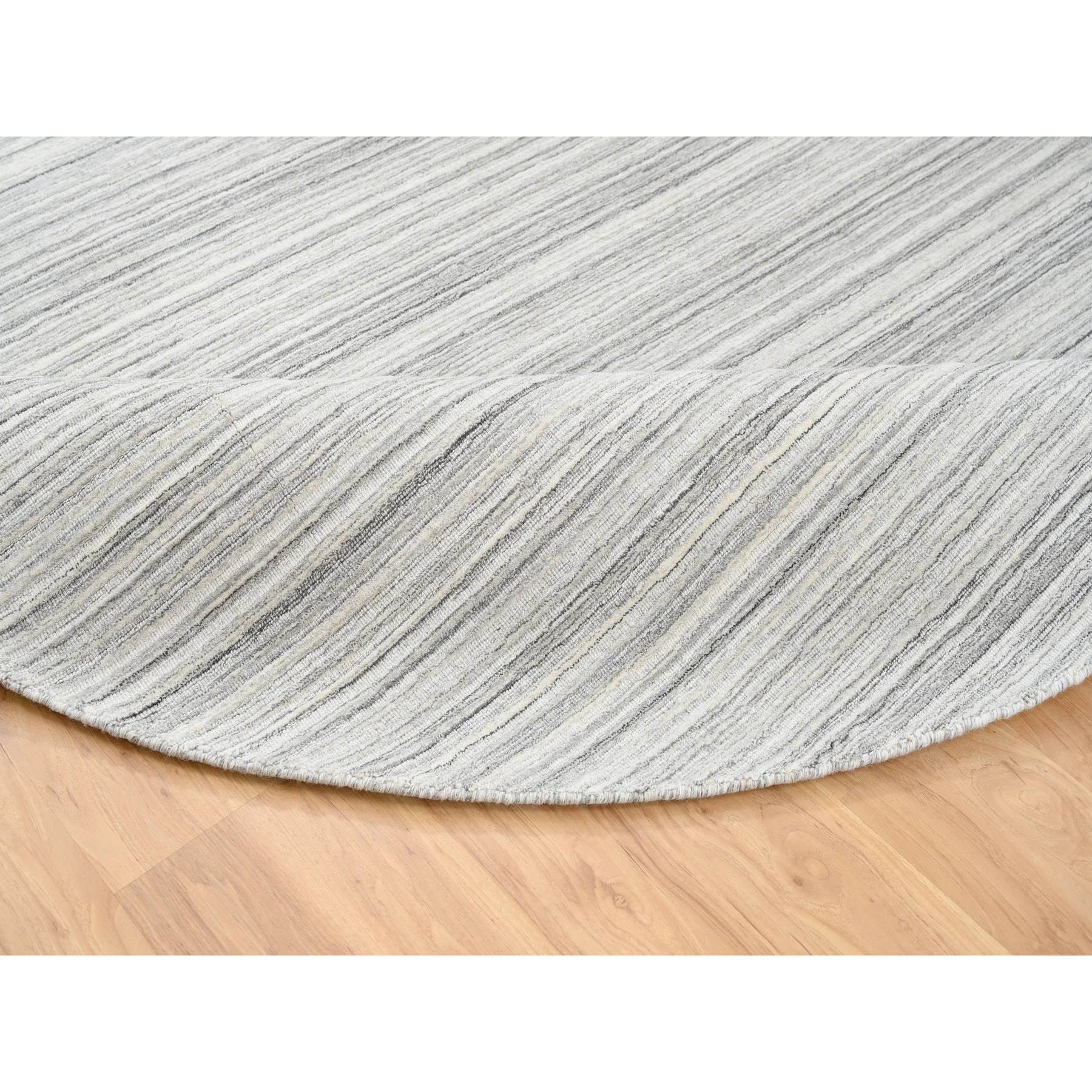 R64982%20007