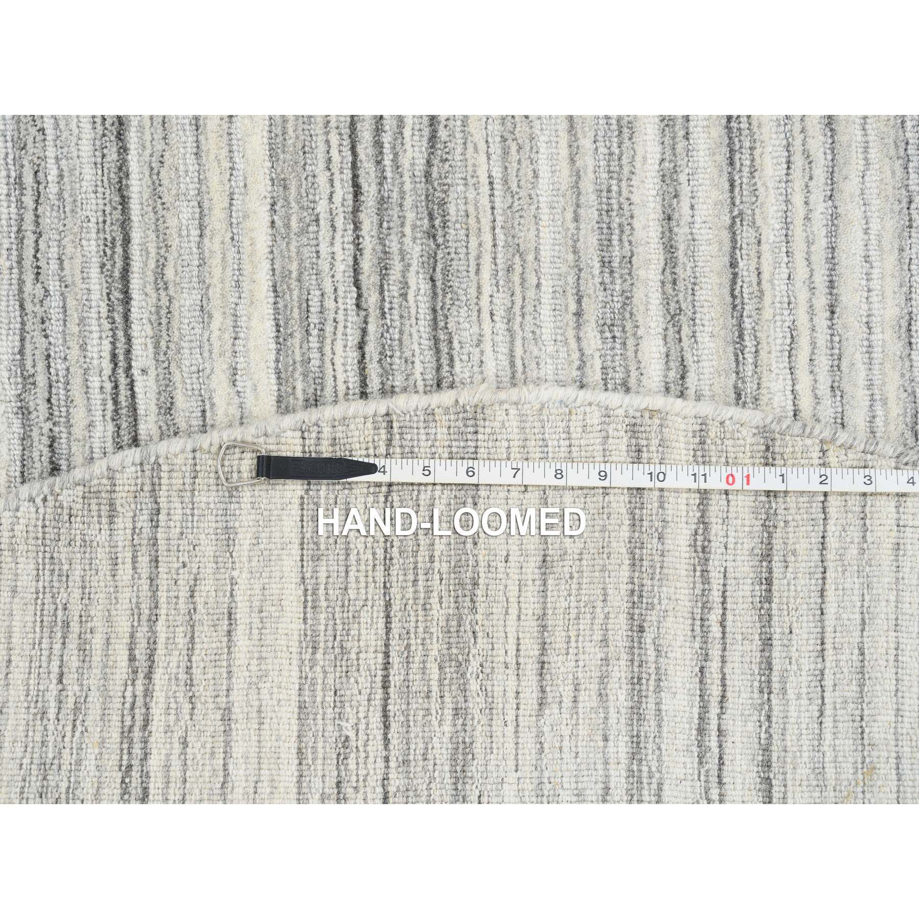 R64984%20008