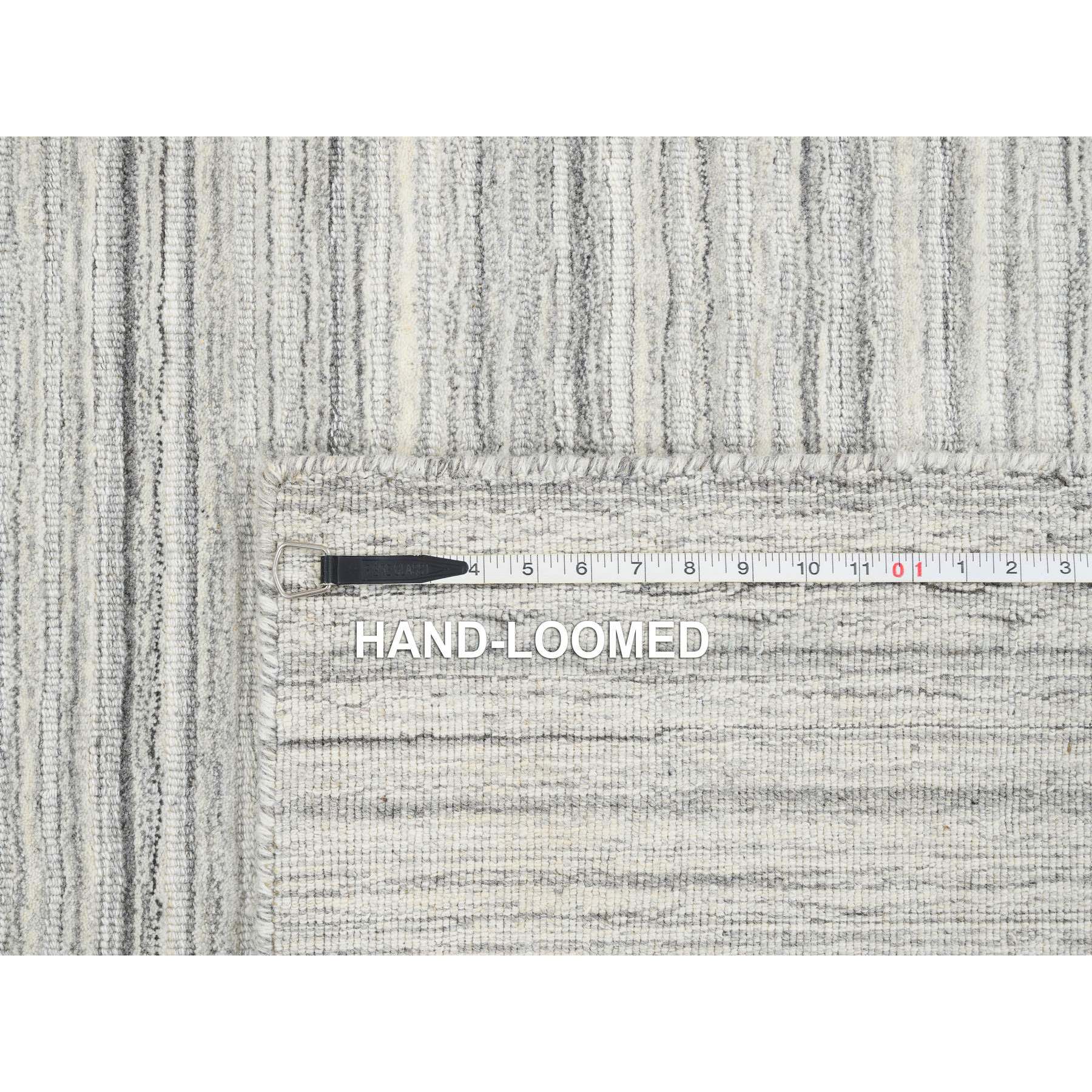 R64986%20008