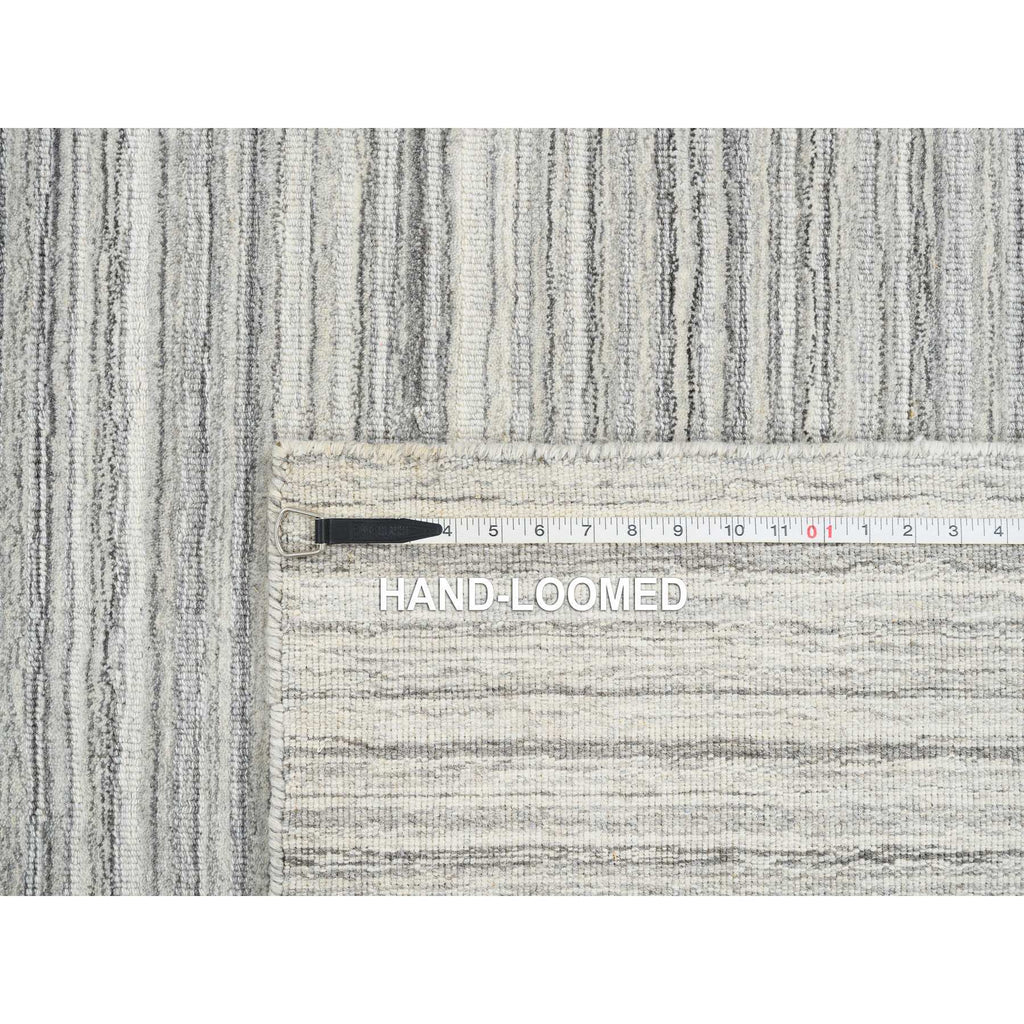 R64990%20012