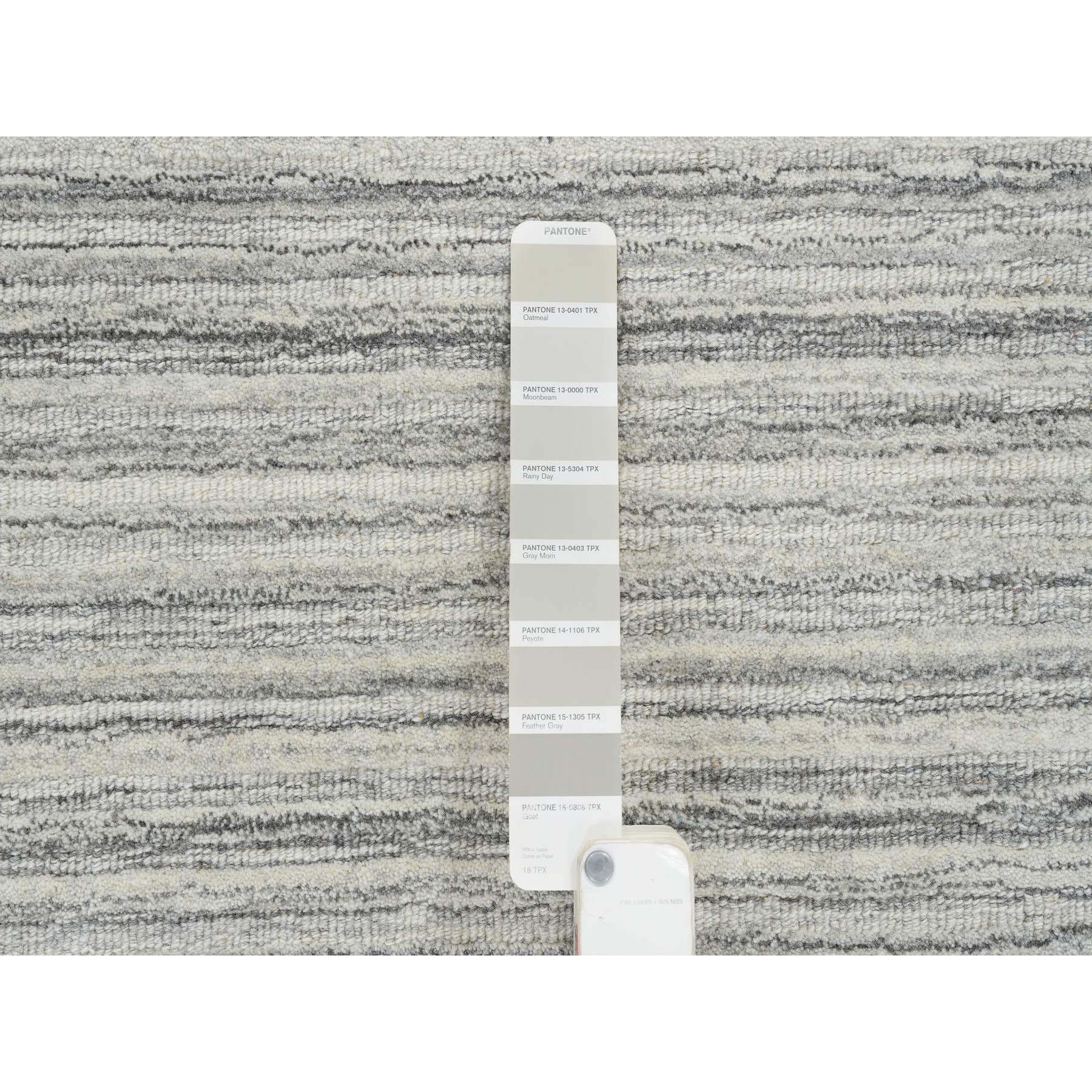 R64995%20008