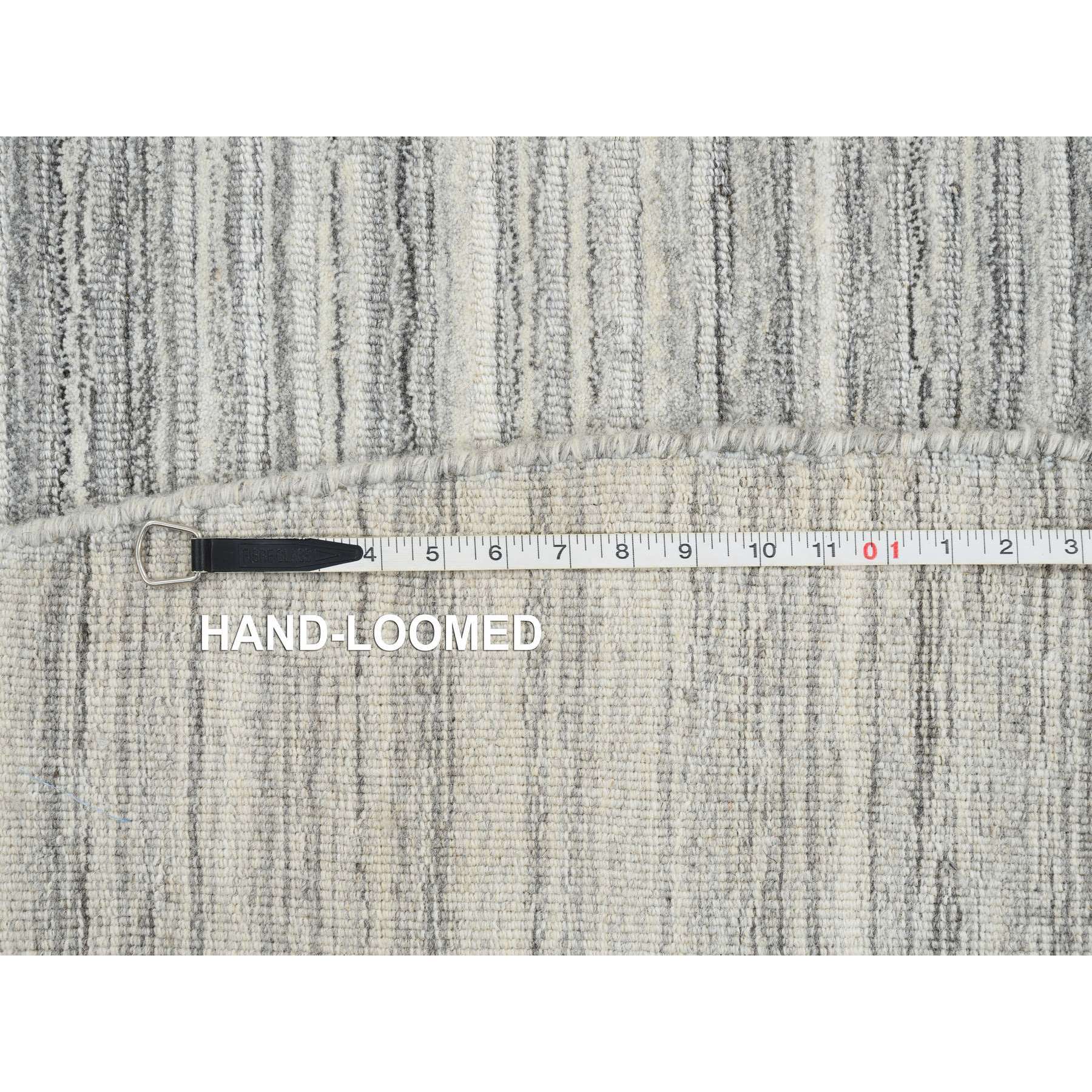 R64995%20012
